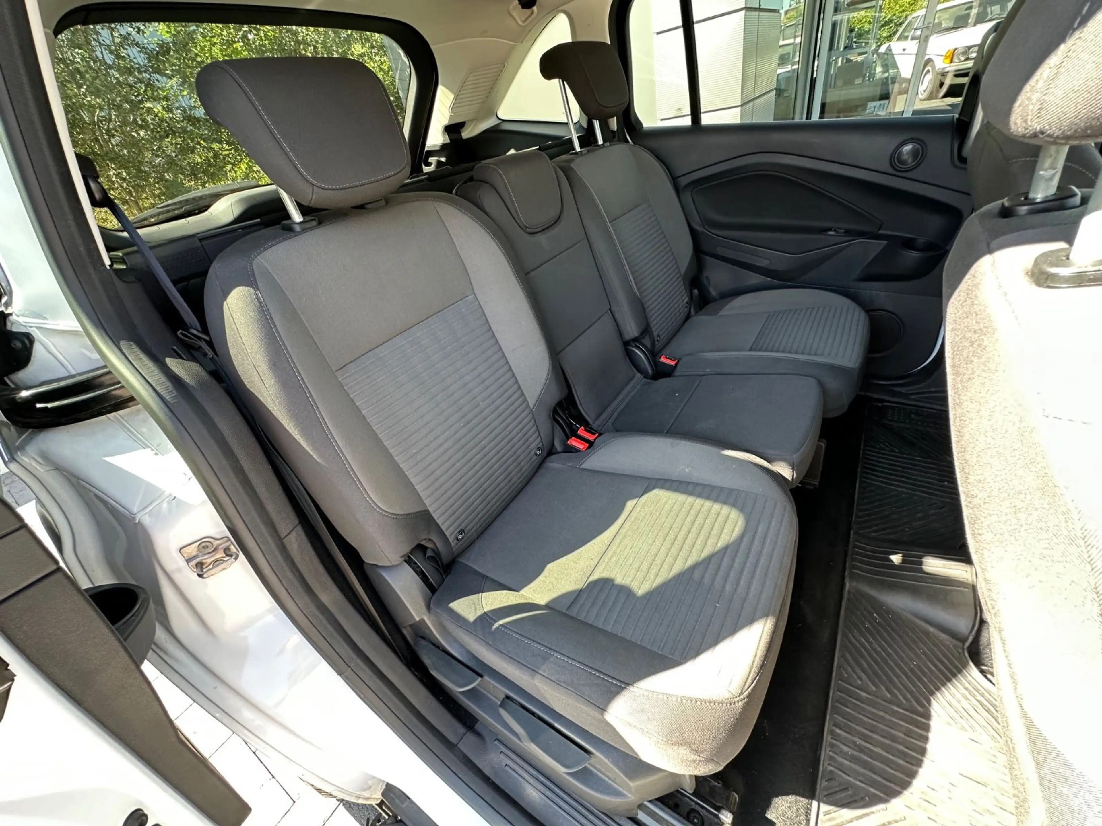 Ford Grand C-Max Titanium 7-Sitzer*Klima*Navi*Temp*Ph — photo 31