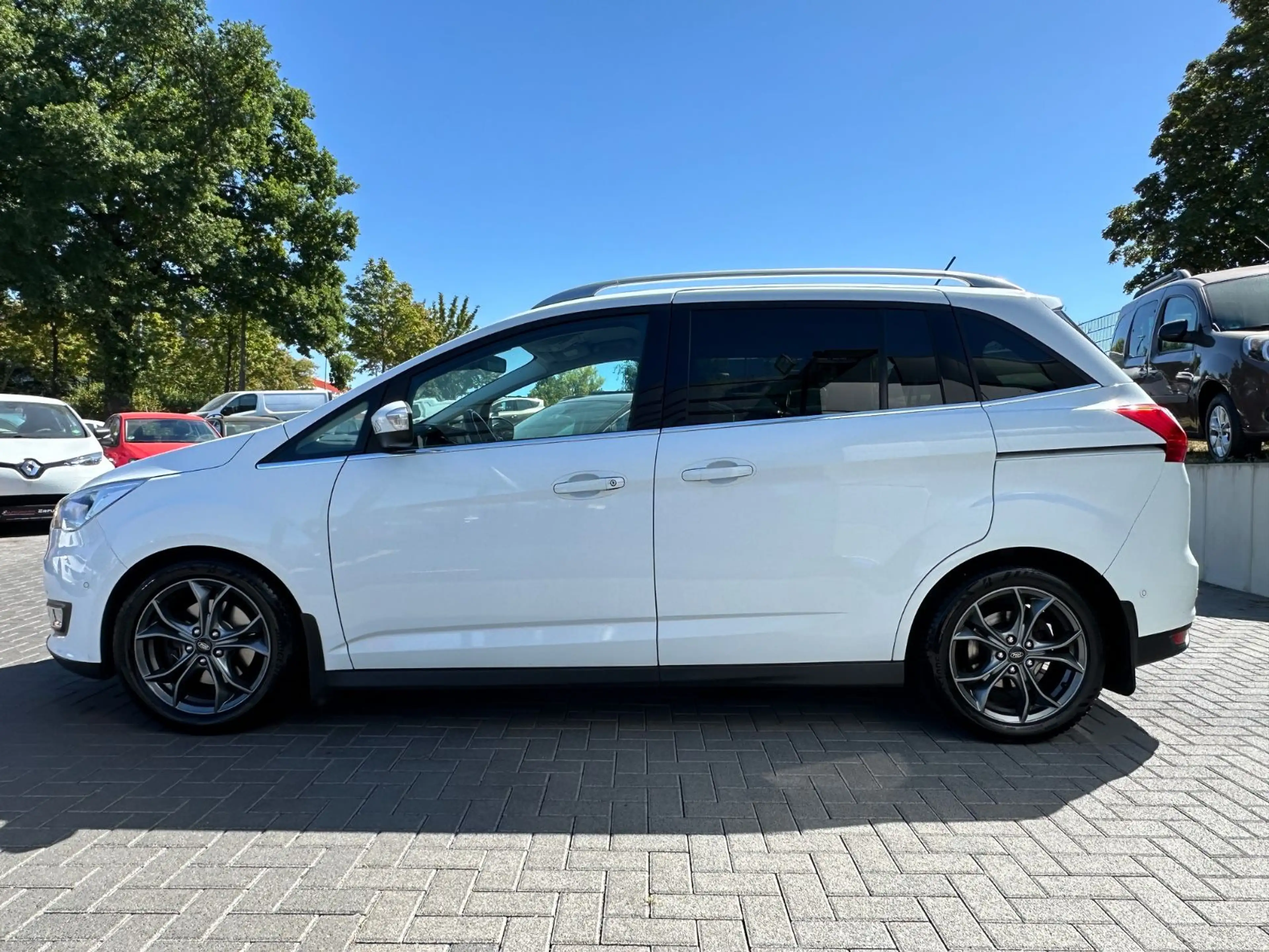 Ford Grand C-Max Titanium 7-Sitzer*Klima*Navi*Temp*Ph — photo 2