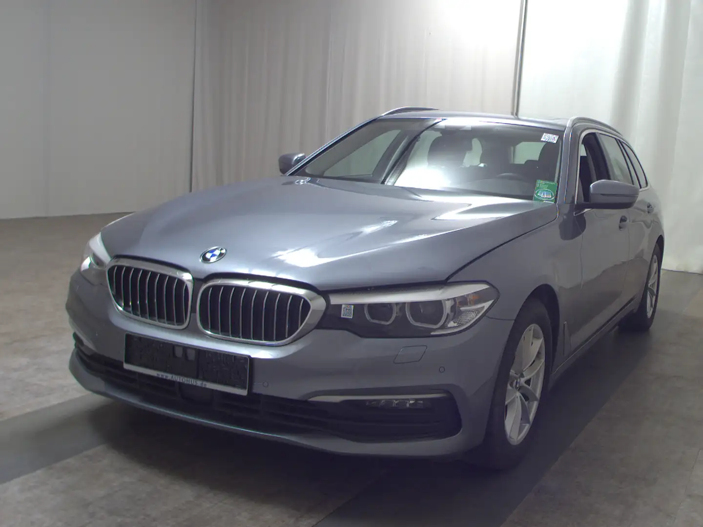 BMW 520 i Touring Navi Luft Pano LED ACC el.Heck RFK Blau - 2