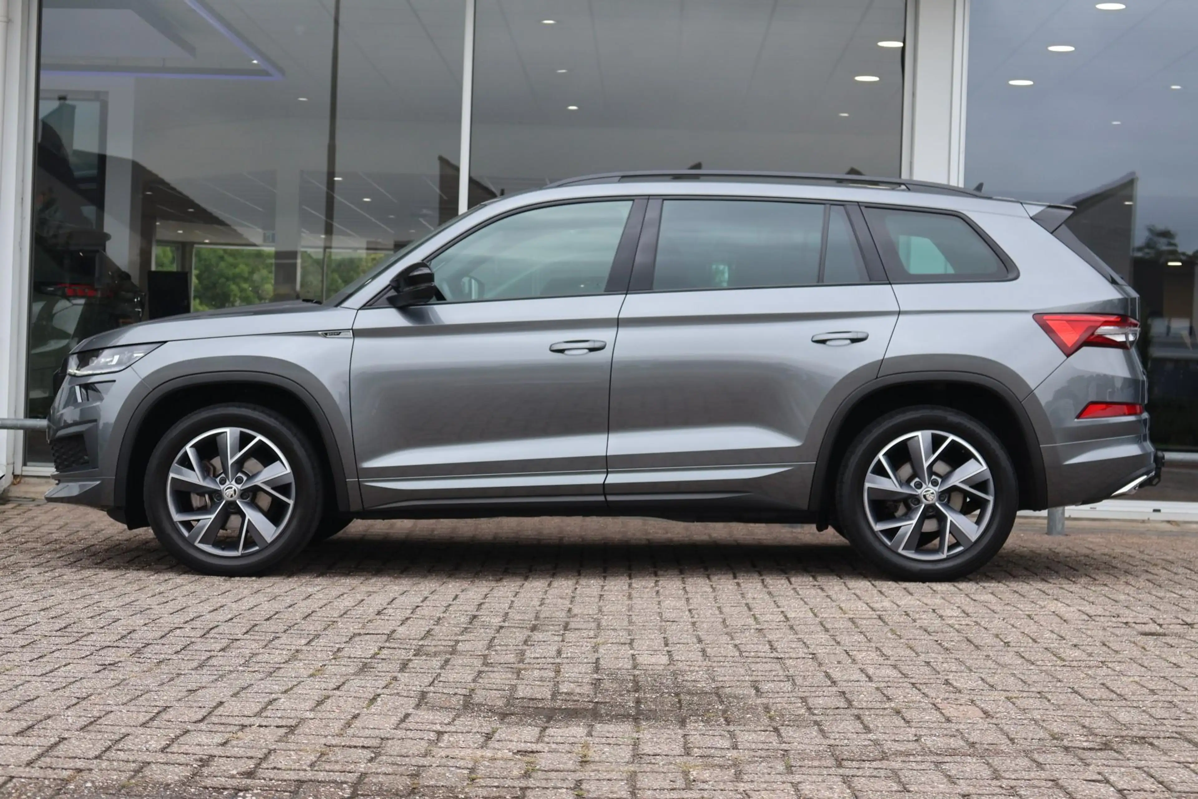 Skoda Kodiaq 1.5 TSI 150pk DSG Sportline Business 7p. | Trekhaa — photo 14