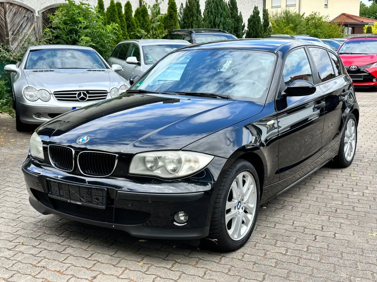 BMW 116 i Klima Schwarz - 1