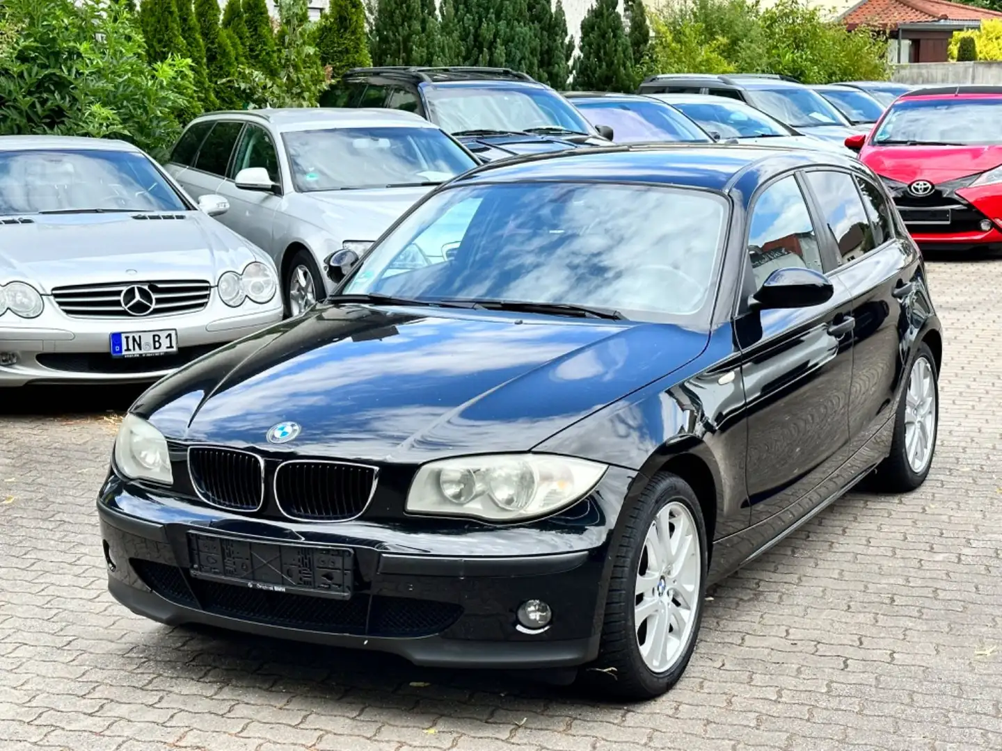 BMW 116 i Klima Schwarz - 2