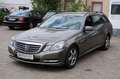 Mercedes-Benz E 220 T CDI *AUTOMATIK *ACC-TEMPOMAT *TOTWINKEL Grau - thumbnail 2