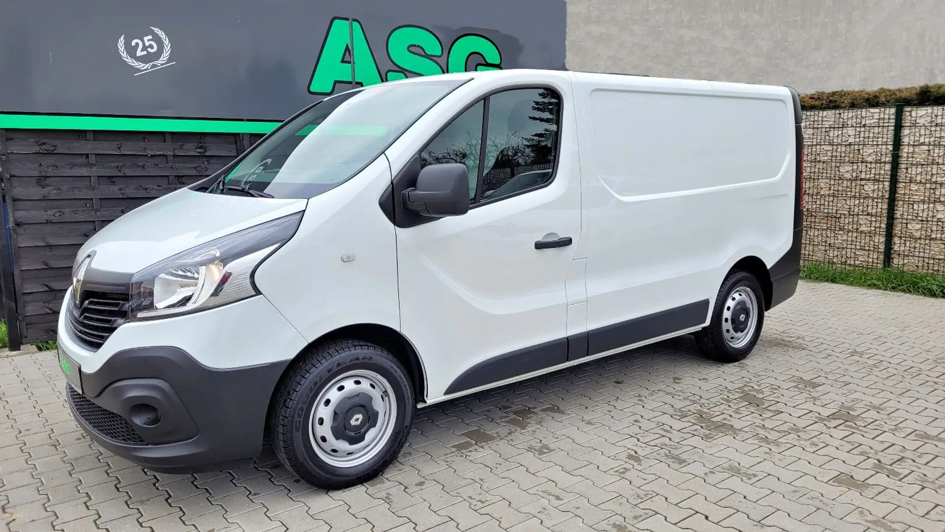 Renault Trafic Kasten L1H1 2,7t Komfort / PDC / NAVI Weiß - 1