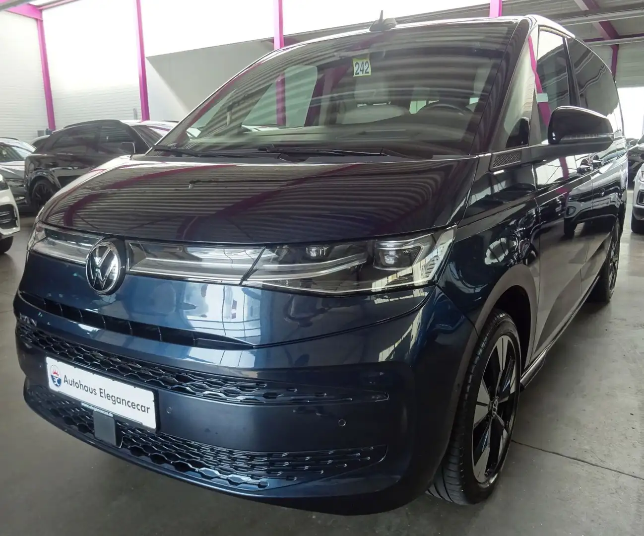 Volkswagen T7 Multivan T7 MULTIVAN 2.0 TDI LIFE LANG*7 SITZ*VOLL* Blau - 1