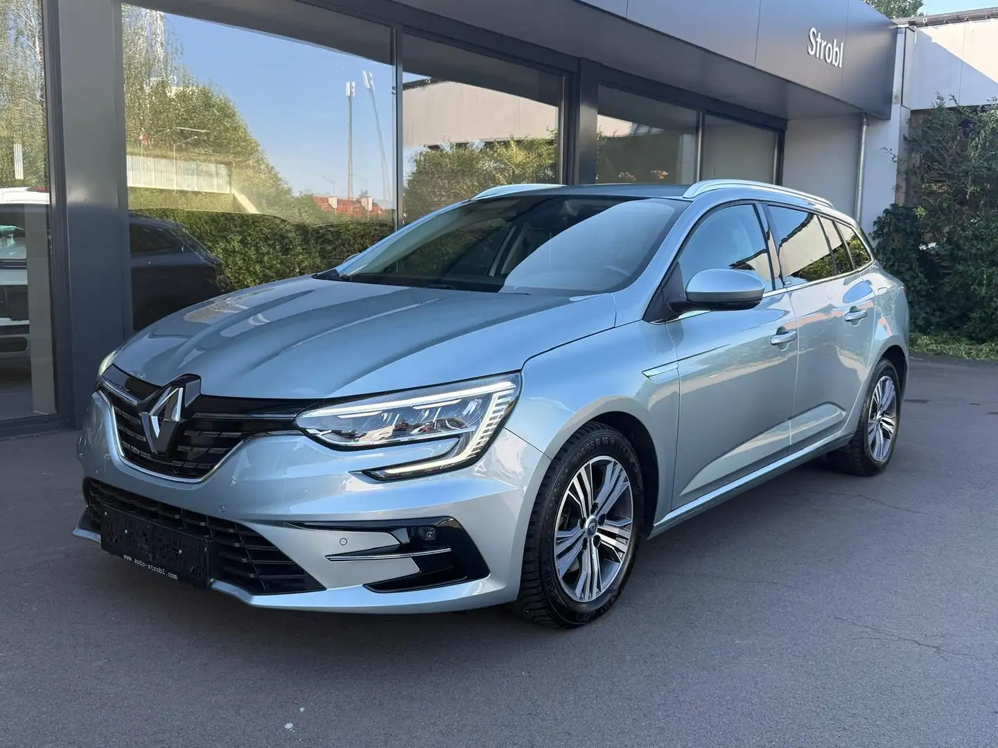 Renault Megane Grandtour Intens E-TECH Plug-In PHEV 160 Silber - 1