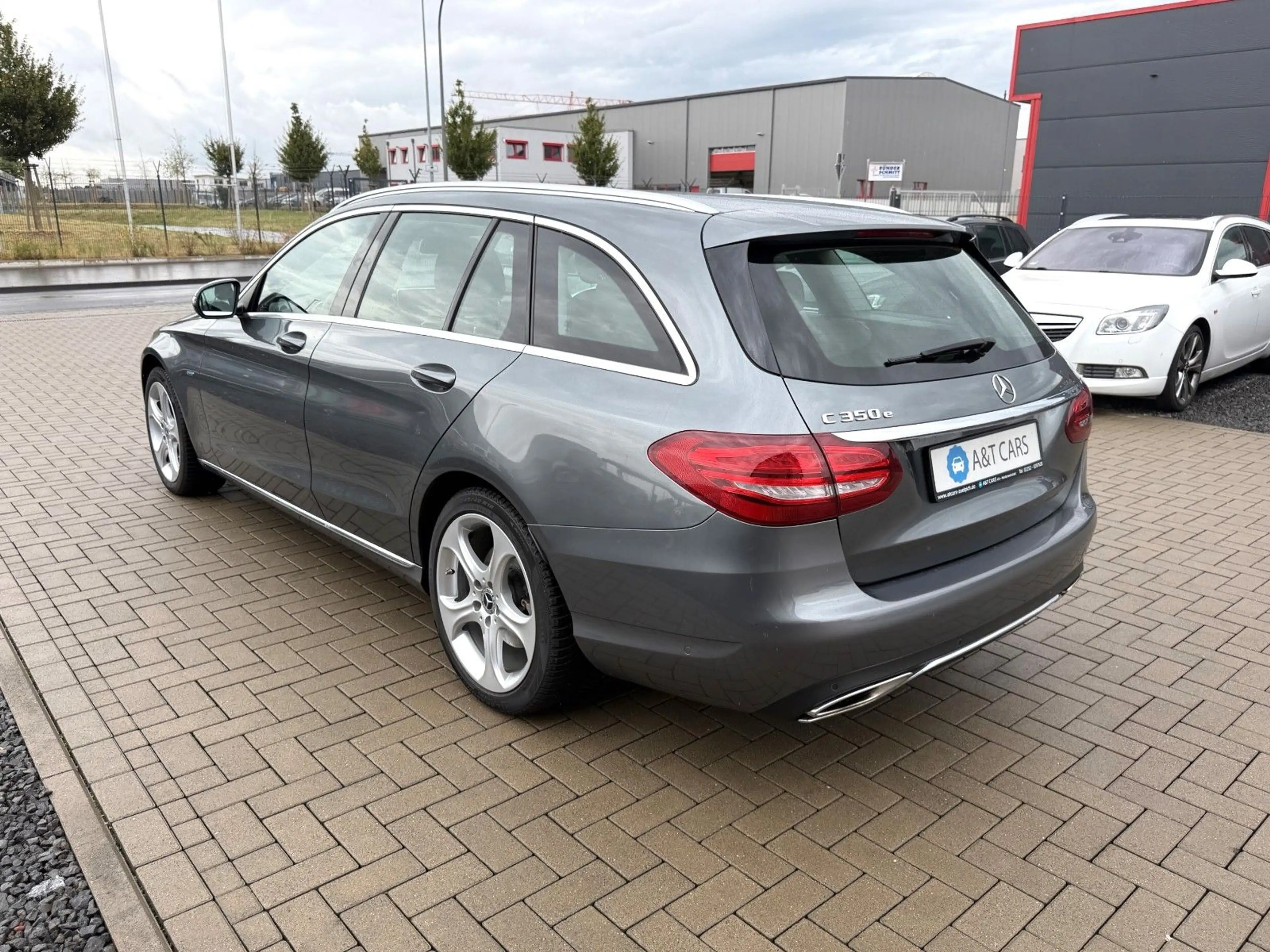 Mercedes-Benz C 350 e/2.HAND/PANO-Dach/LEDER/BURMESTER/Hybrid — photo 3