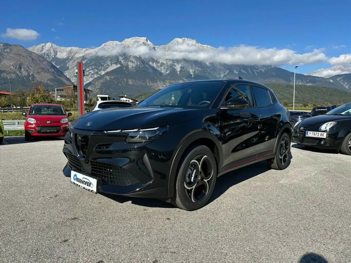 Alfa Romeo Junior Speciale 1,2e DCT6 Mild Hybrid 145PS Zwart - 2