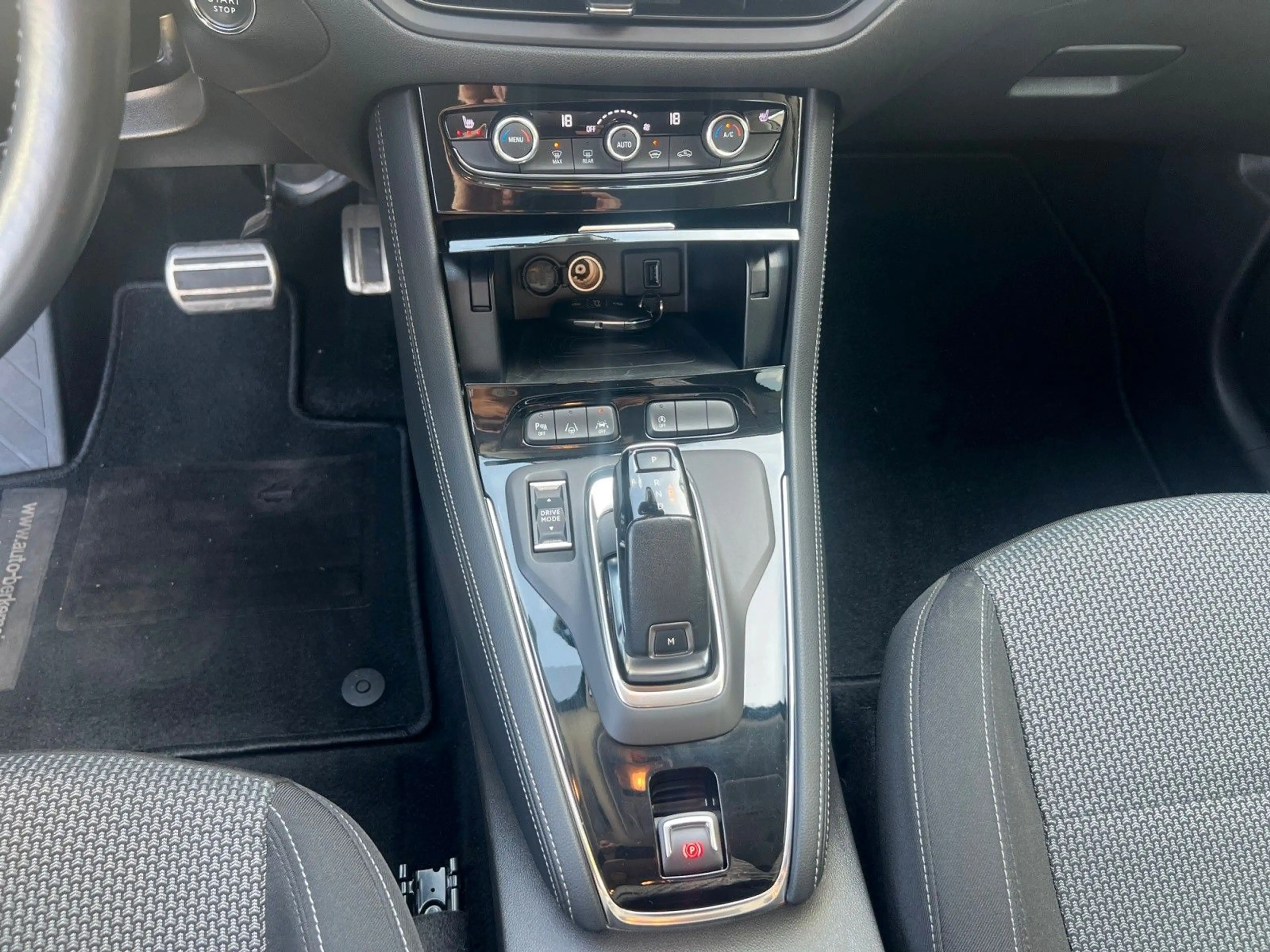 Opel Grandland X GS Line Aut. LED SHZ NAV KEYLESS — photo 14