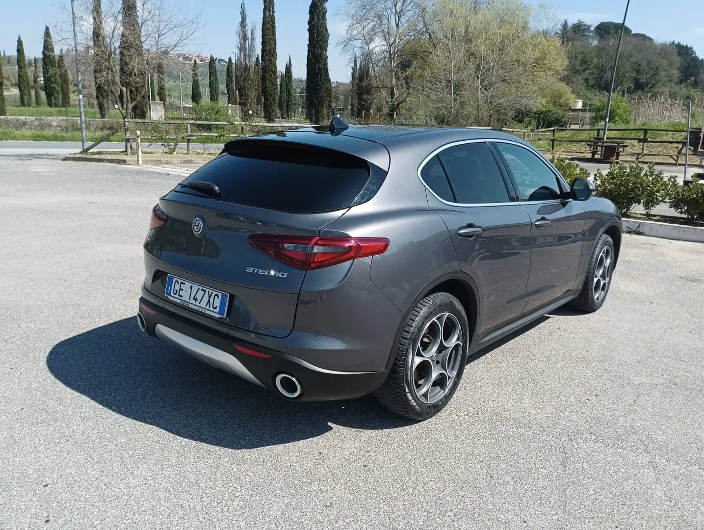 Alfa Romeo Stelvio Stelvio 2.0 t Executive Q4 200cv auto my19 Grigio - 1