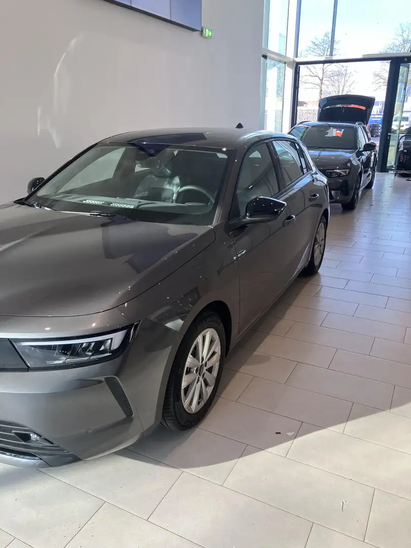 Opel Astra 1.2 Edition DEMO SALE Grijs - 2