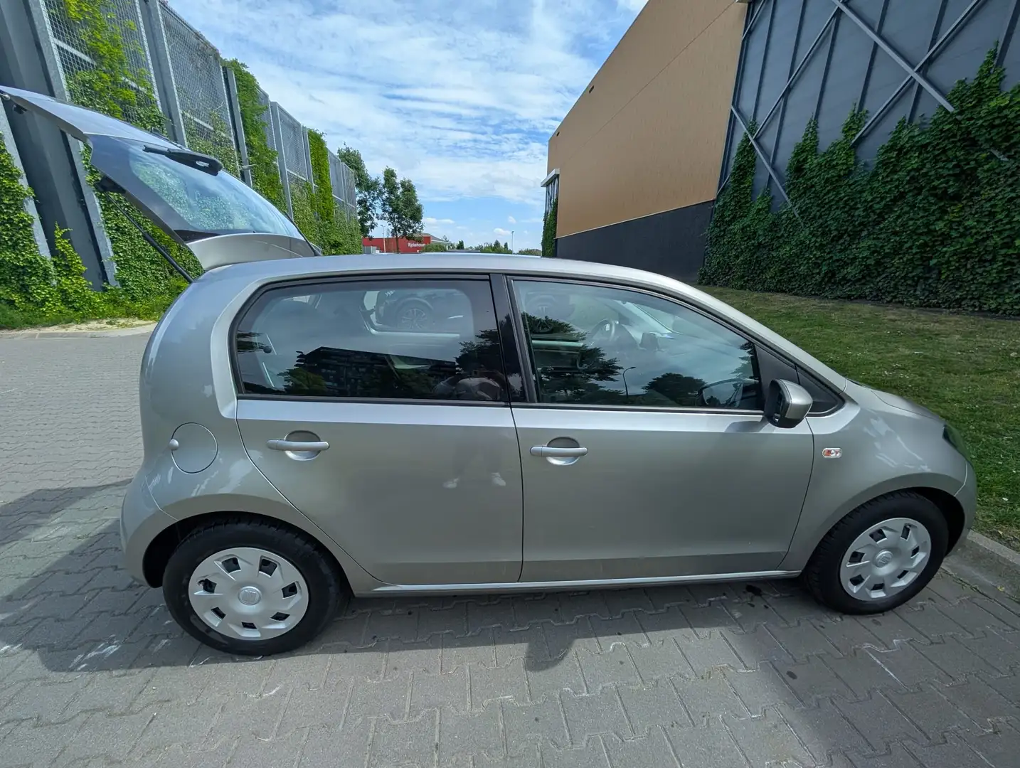 SEAT Mii Mii 1.0 Style Intense Серебристый - 1