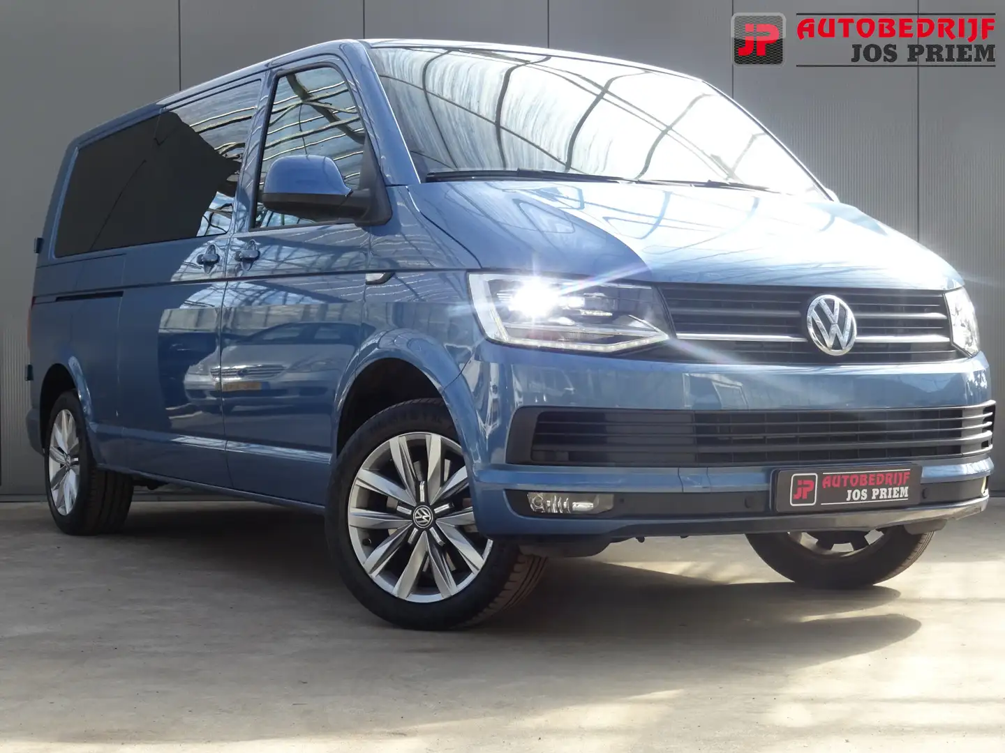 Volkswagen T6 Transporter 2.0 TDI L2H1 DC Highline * 204 PK * 5 PERS. * LEER Azul - 2