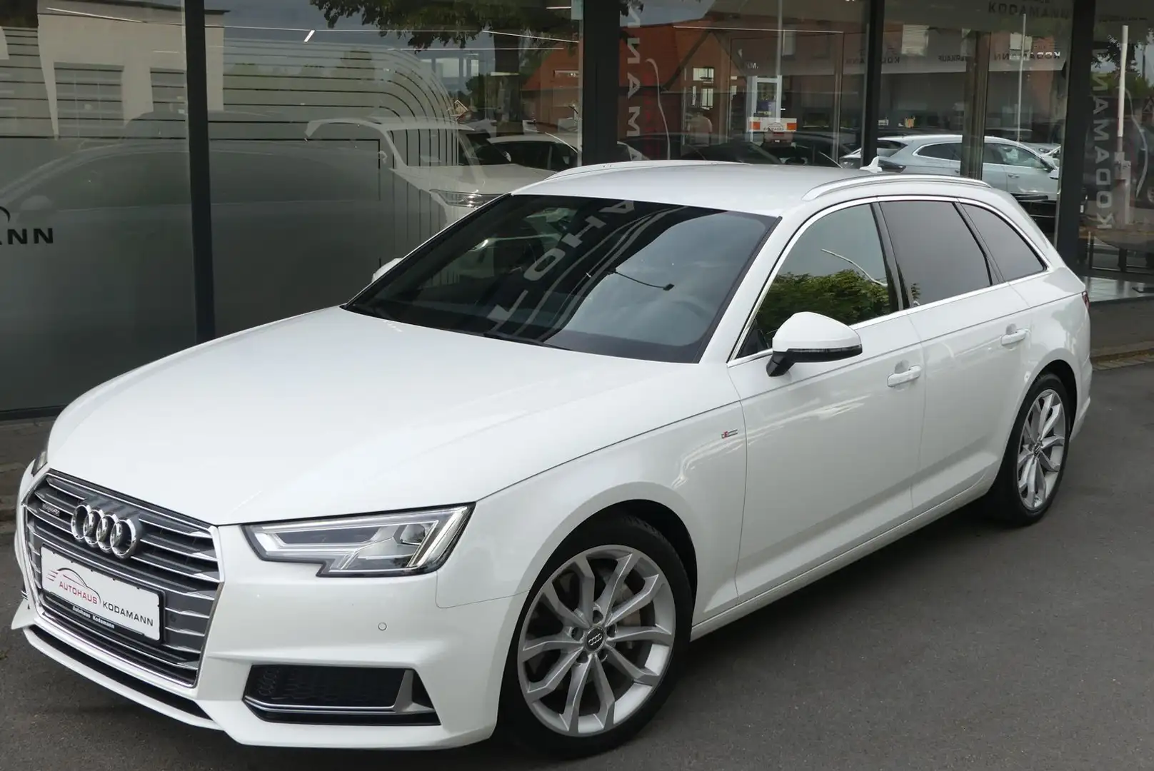 Audi A4 40 TDI S-Line quattro*STDHZ*Tempomat*Virtual* Weiß - 2
