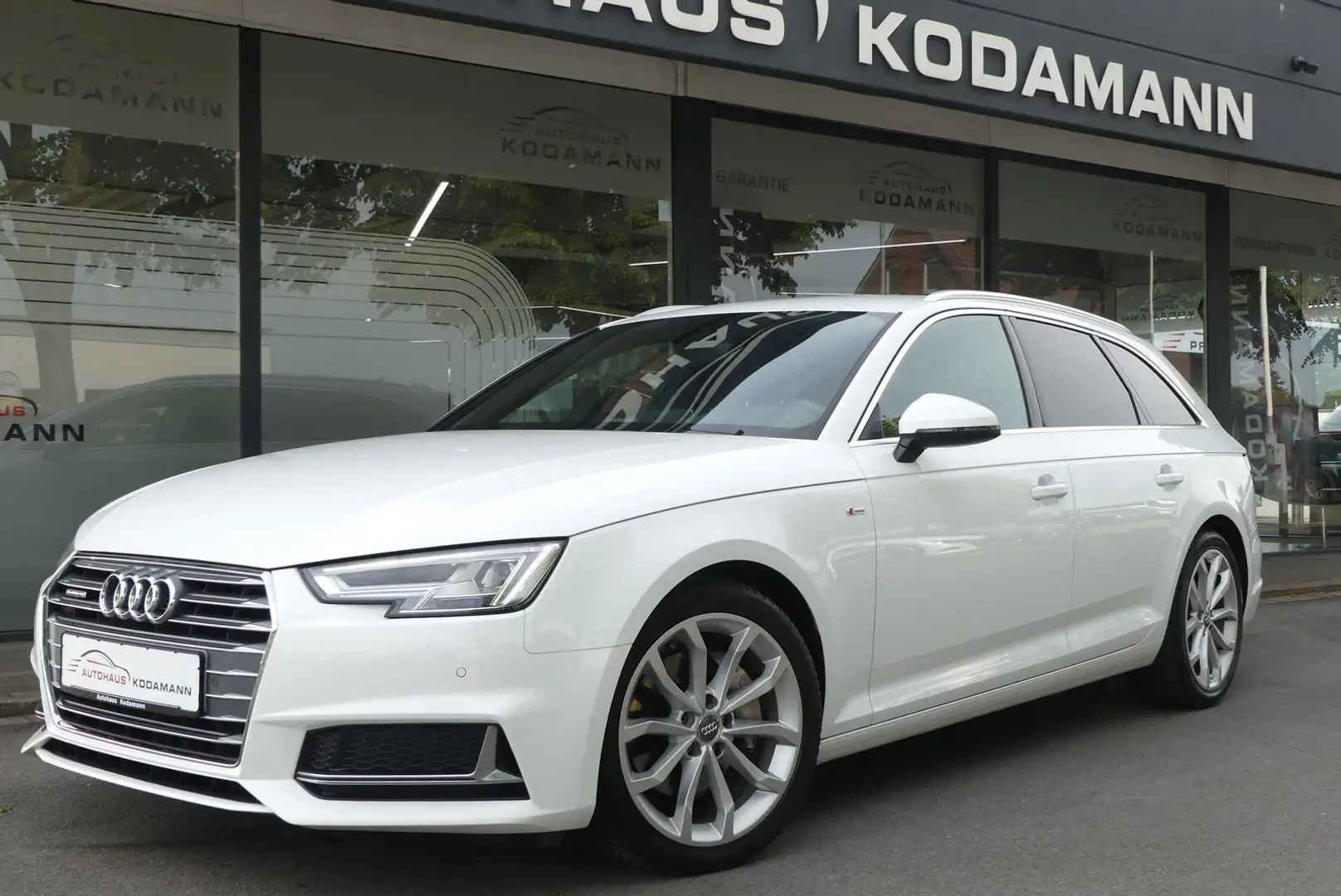 Audi A4 40 TDI S-Line quattro*STDHZ*Tempomat*Virtual* Weiß - 1