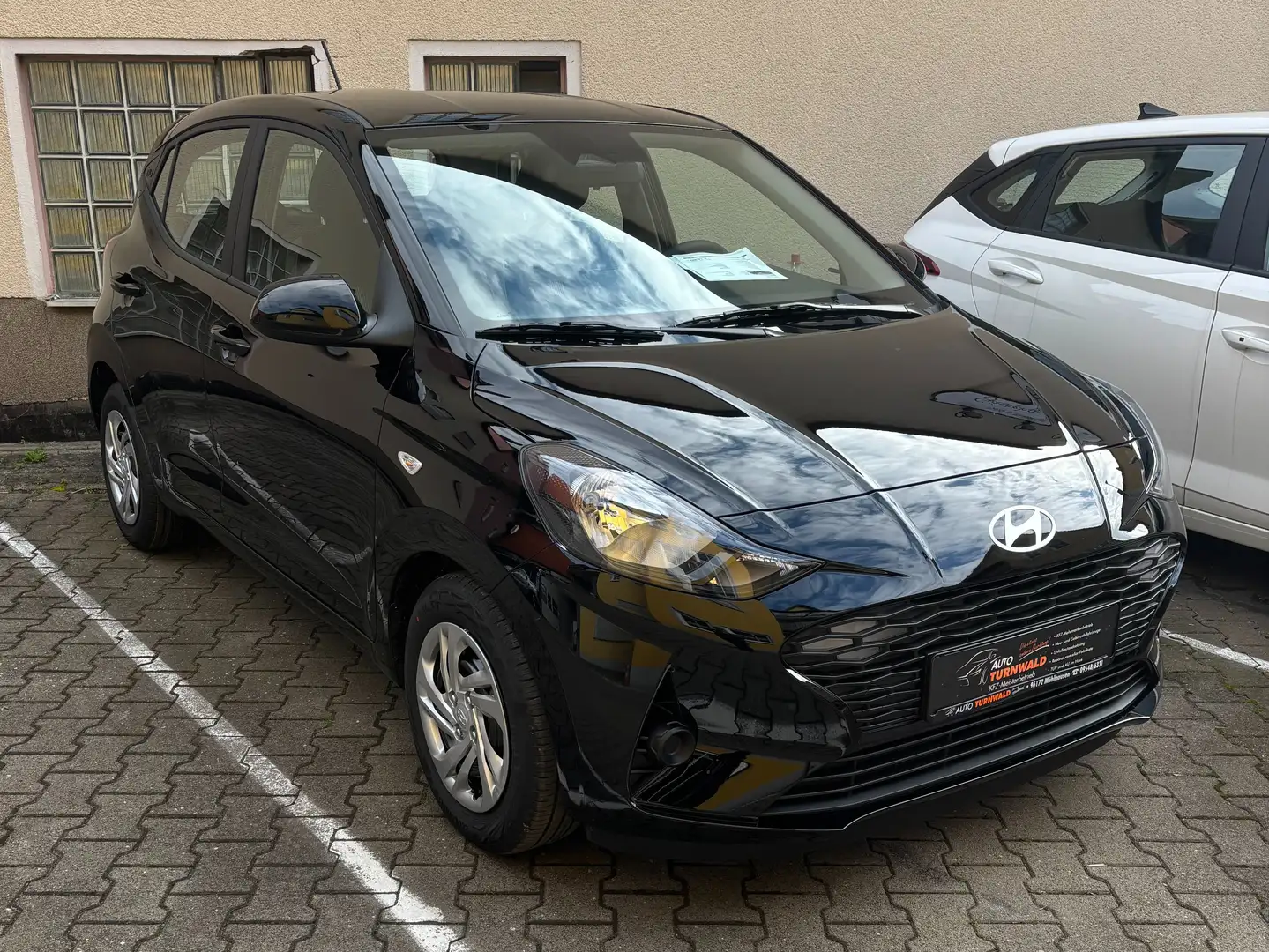 Hyundai i10 1.0 Select Schwarz - 1