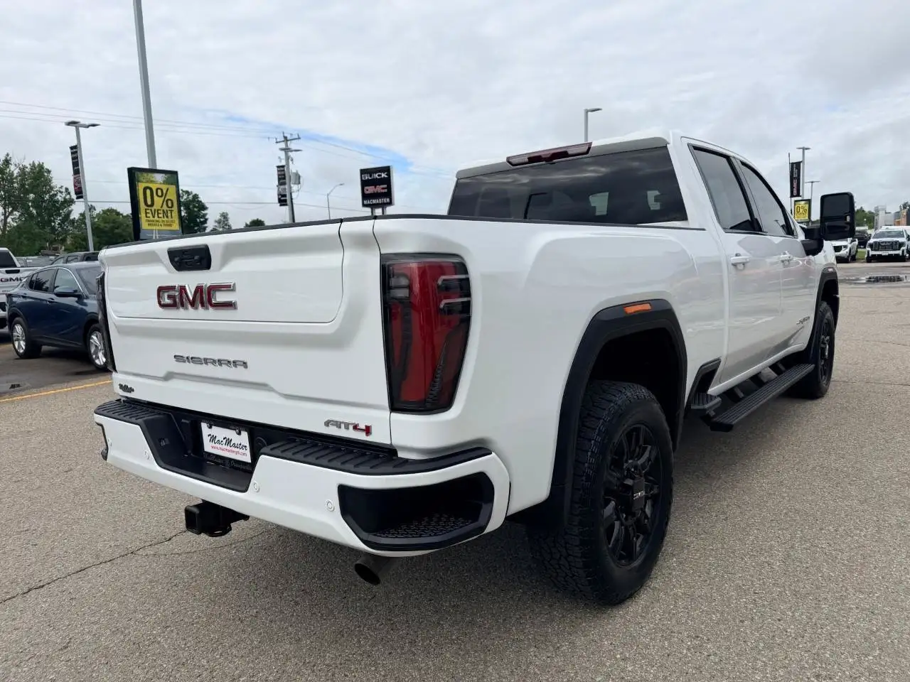 GMC Sierra 2500HD photo GMC Sierra 2500HD