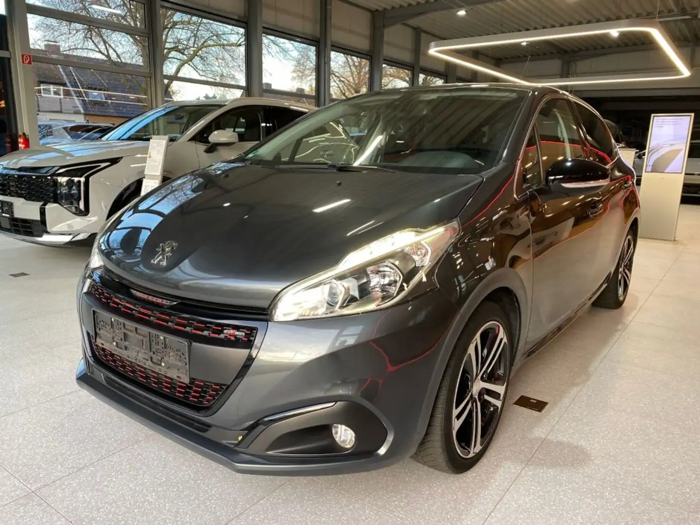 Peugeot 208 GT-line - PDC - SHZ - ANDROID - TEMPOMAT Grau - 2