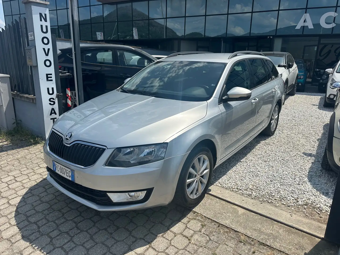 Skoda Octavia Octavia Wagon 1.4 tsi g-tec Executive 110cv Argent - 2