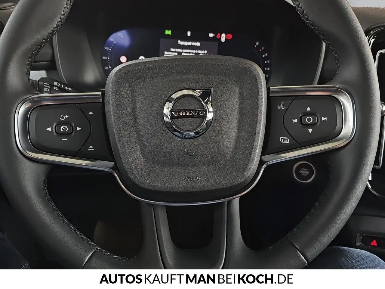Volvo XC40 2026 — фото 12