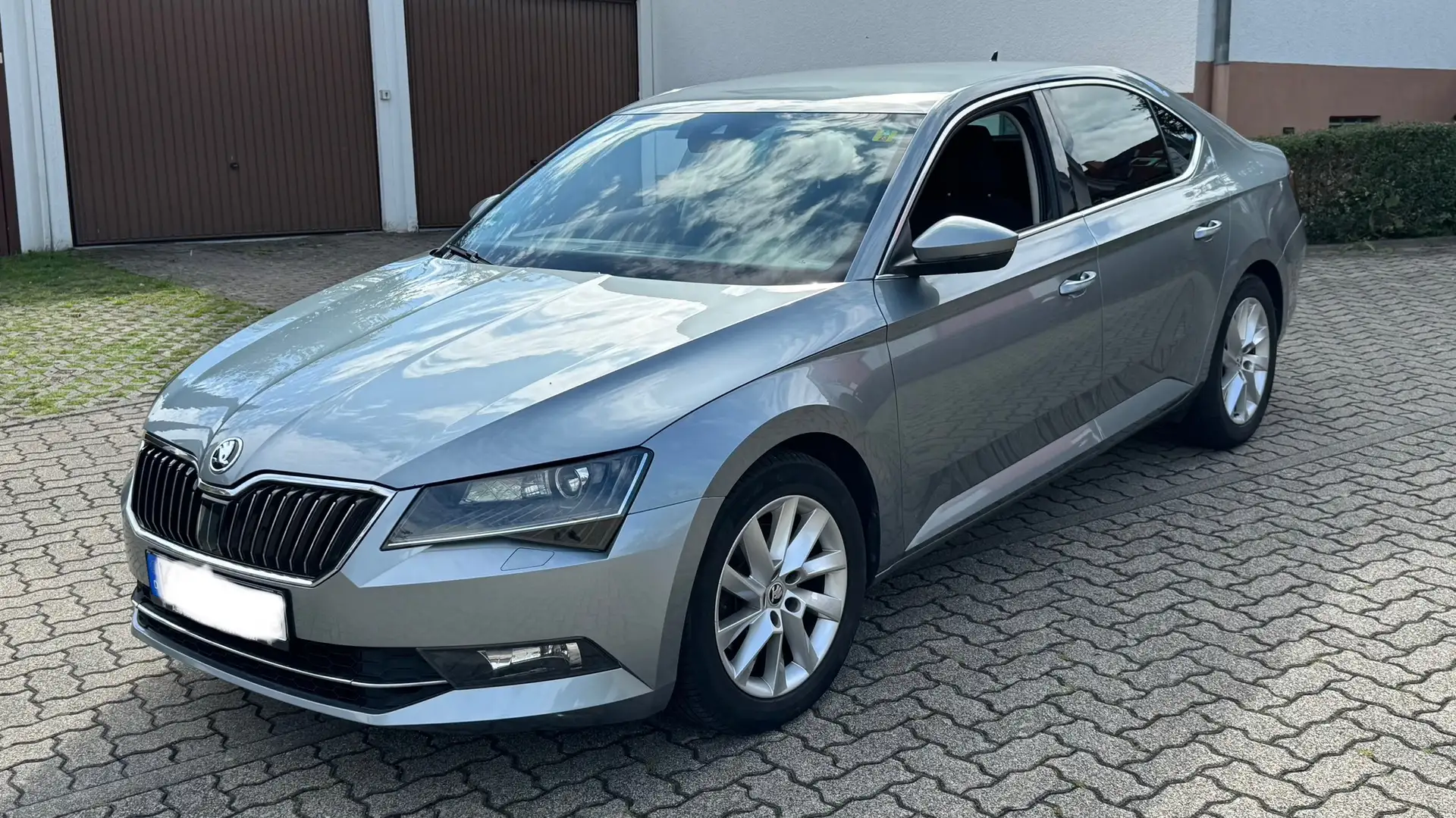 Skoda Superb Style Standheizung Grau - 1