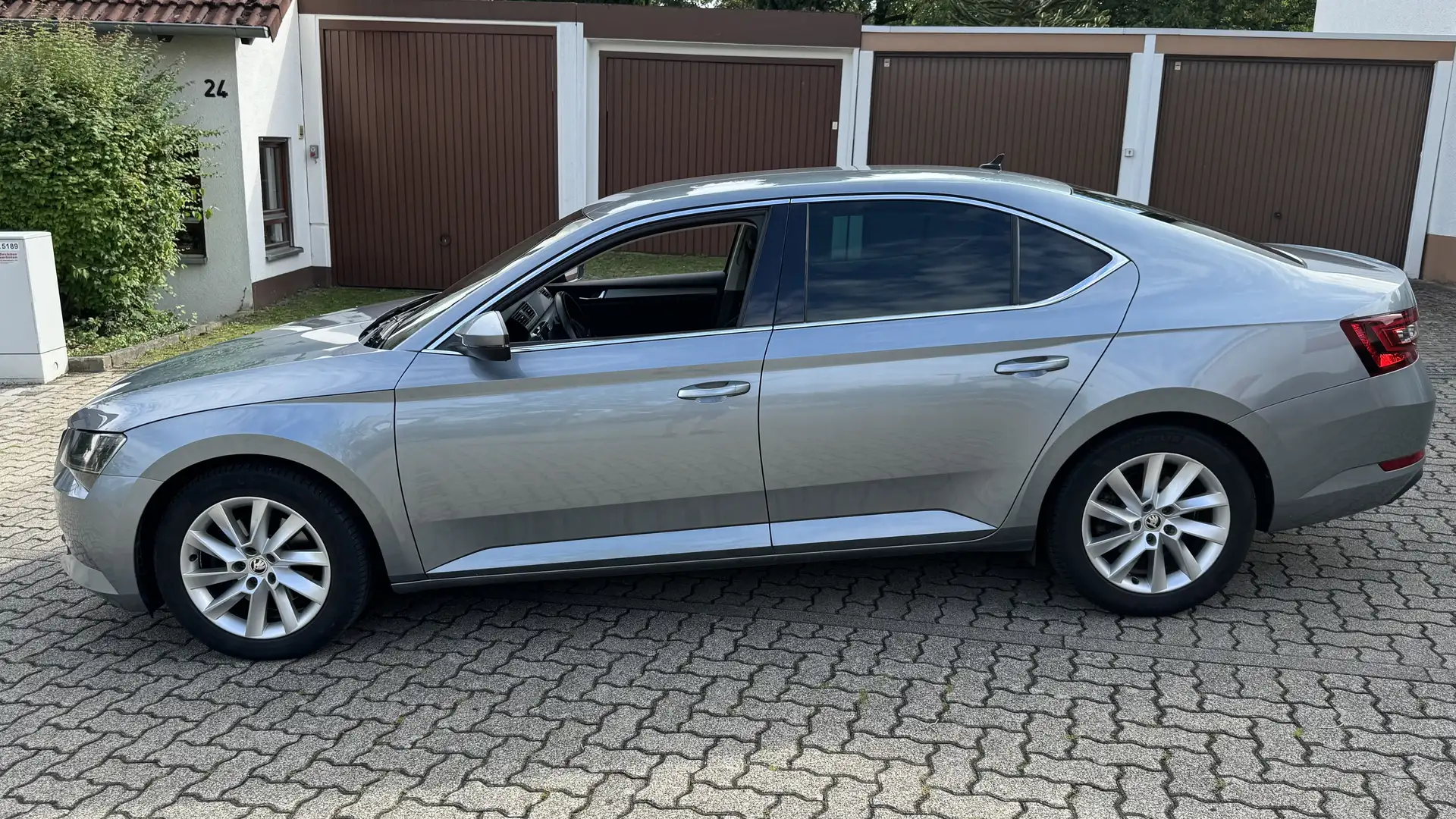 Skoda Superb Style Standheizung Grau - 2