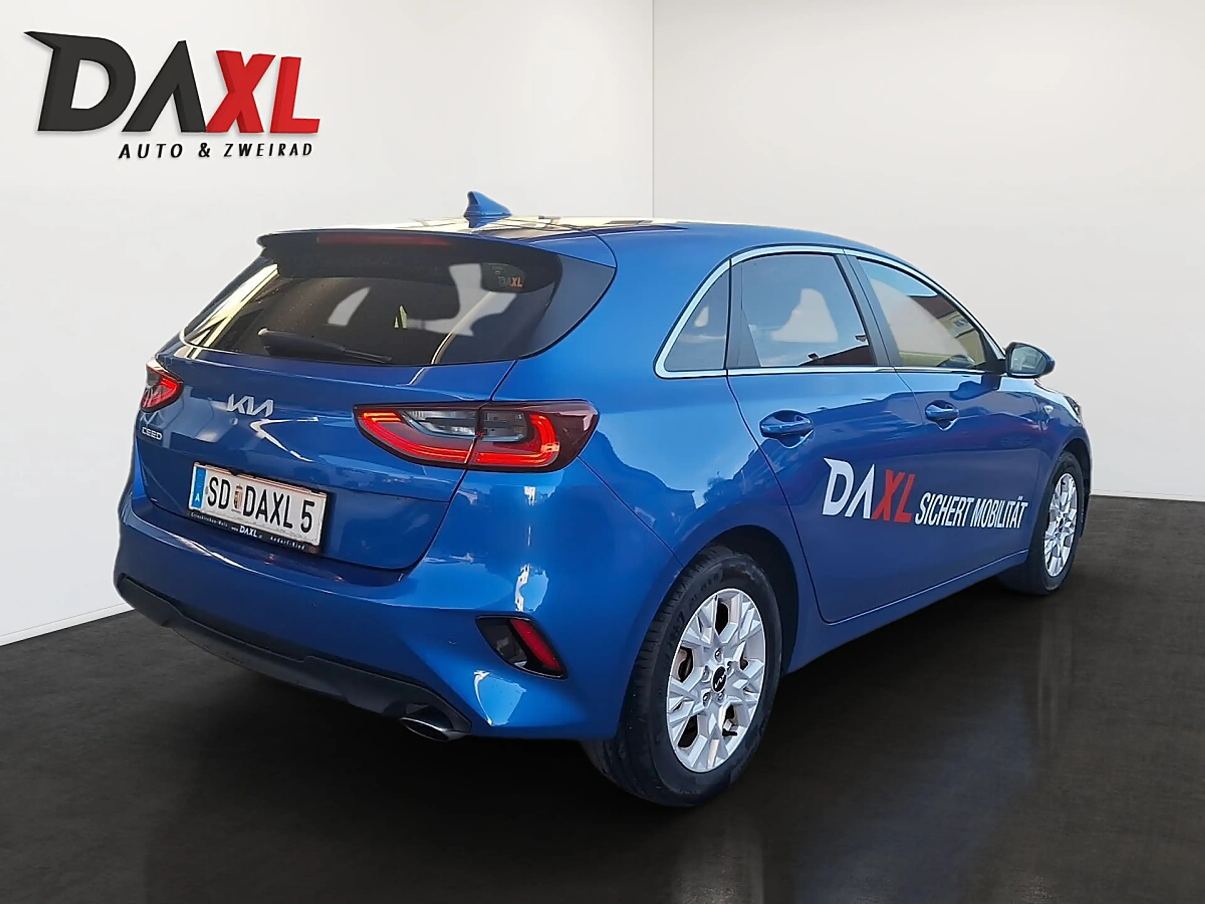 Kia Ceed / cee'd ceed 1,0 T-GDI GPF Silber — photo 5