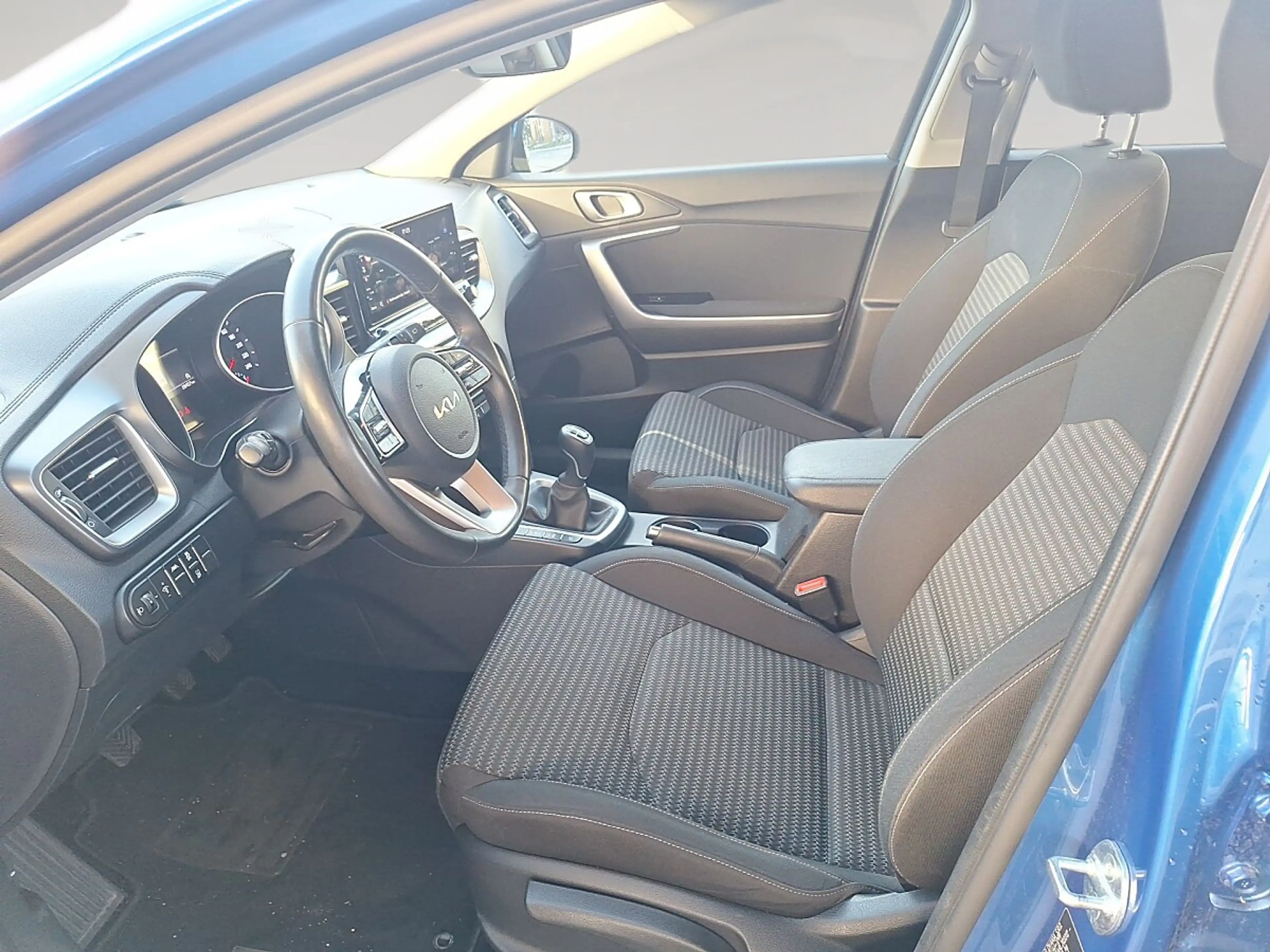 Kia Ceed / cee'd ceed 1,0 T-GDI GPF Silber — photo 10