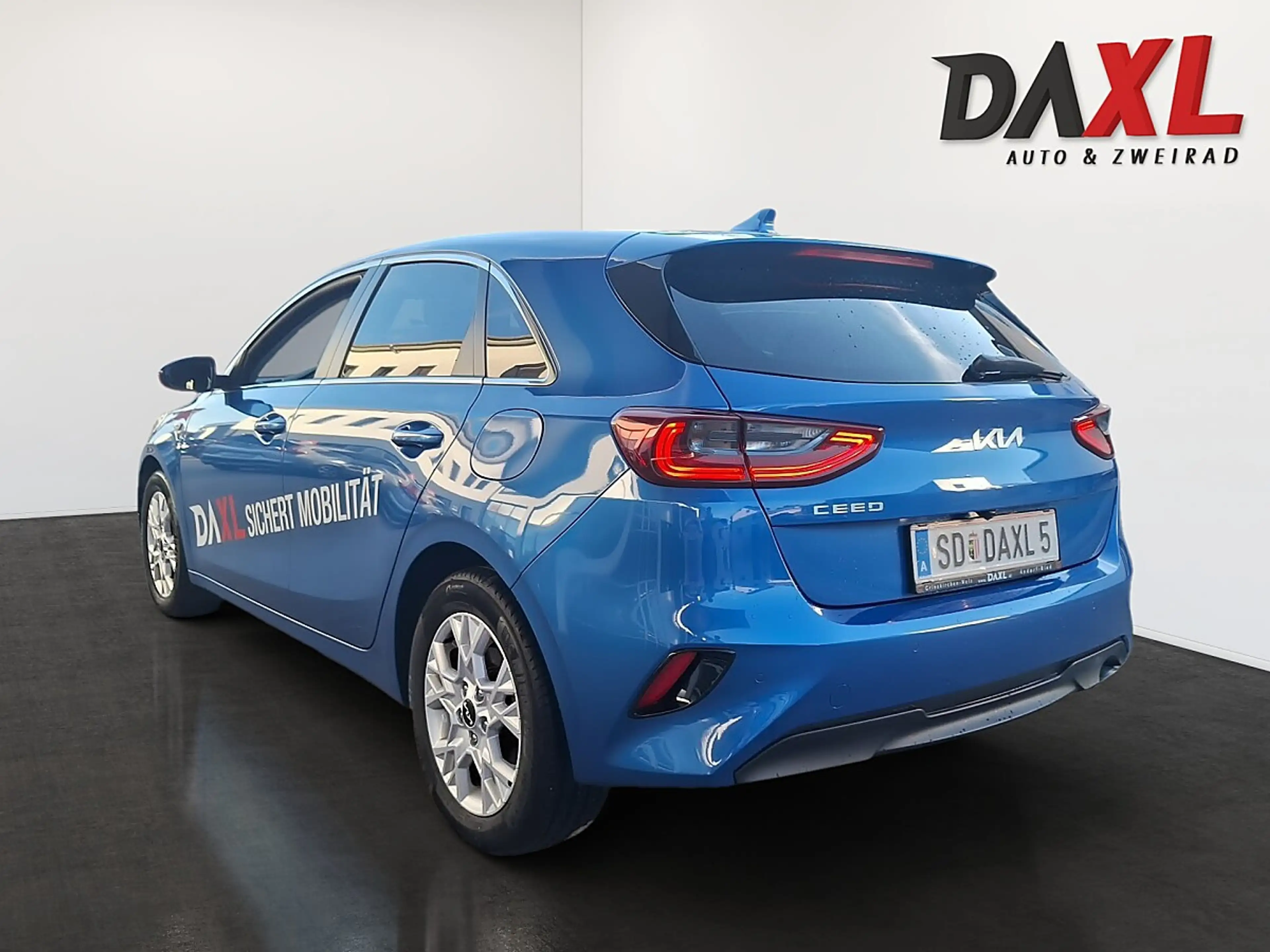 Kia Ceed / cee'd ceed 1,0 T-GDI GPF Silber — photo 7