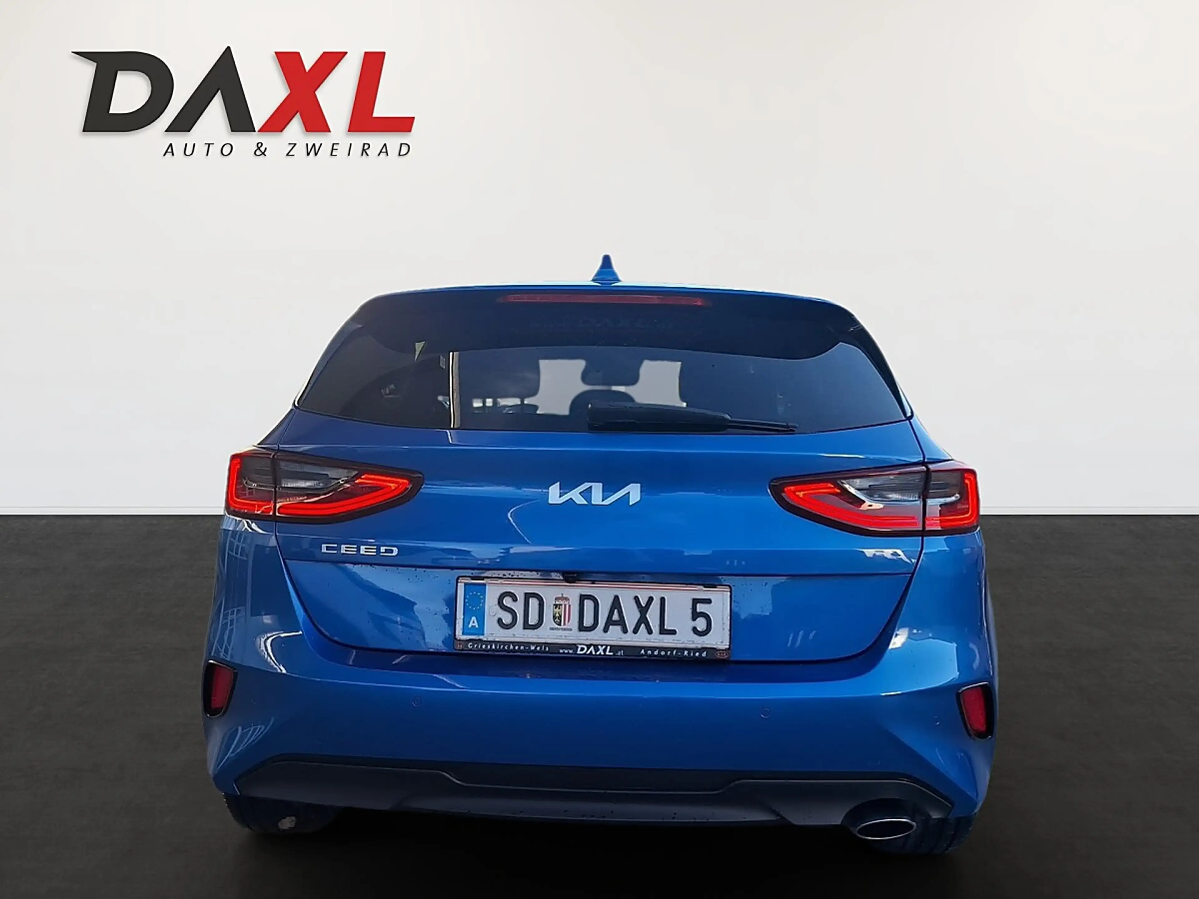 Kia Ceed / cee'd ceed 1,0 T-GDI GPF Silber — photo 6
