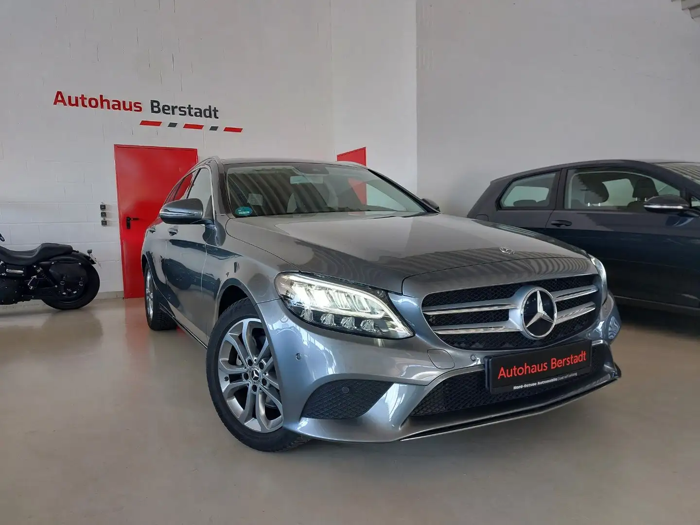 Mercedes-Benz C 200 T-Modell Avantgarde*NAVI*KAMERA*LED*LEDER Grau - 1