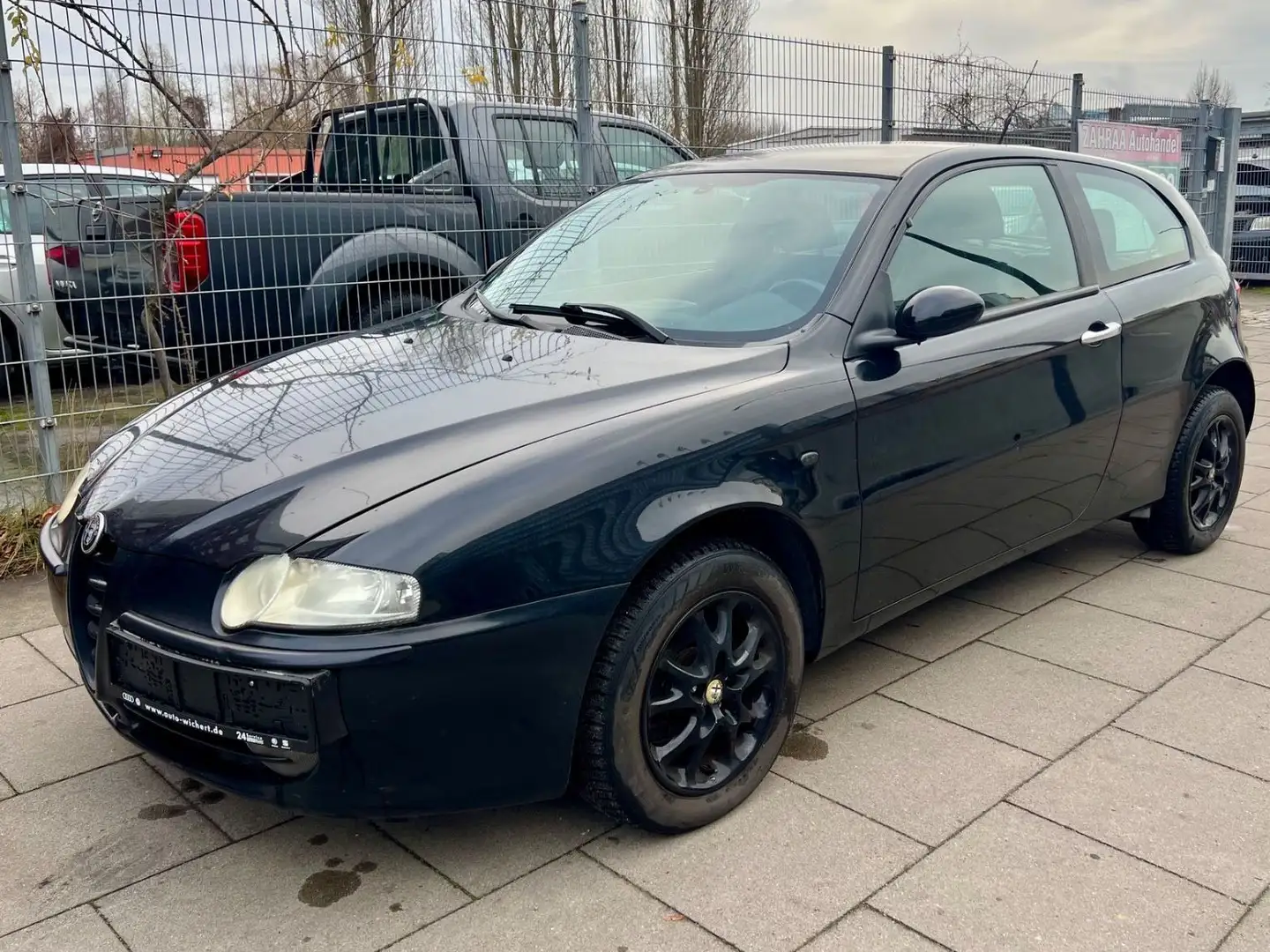 Alfa Romeo 147 1.6 T.Spark Distinctive Black - 1