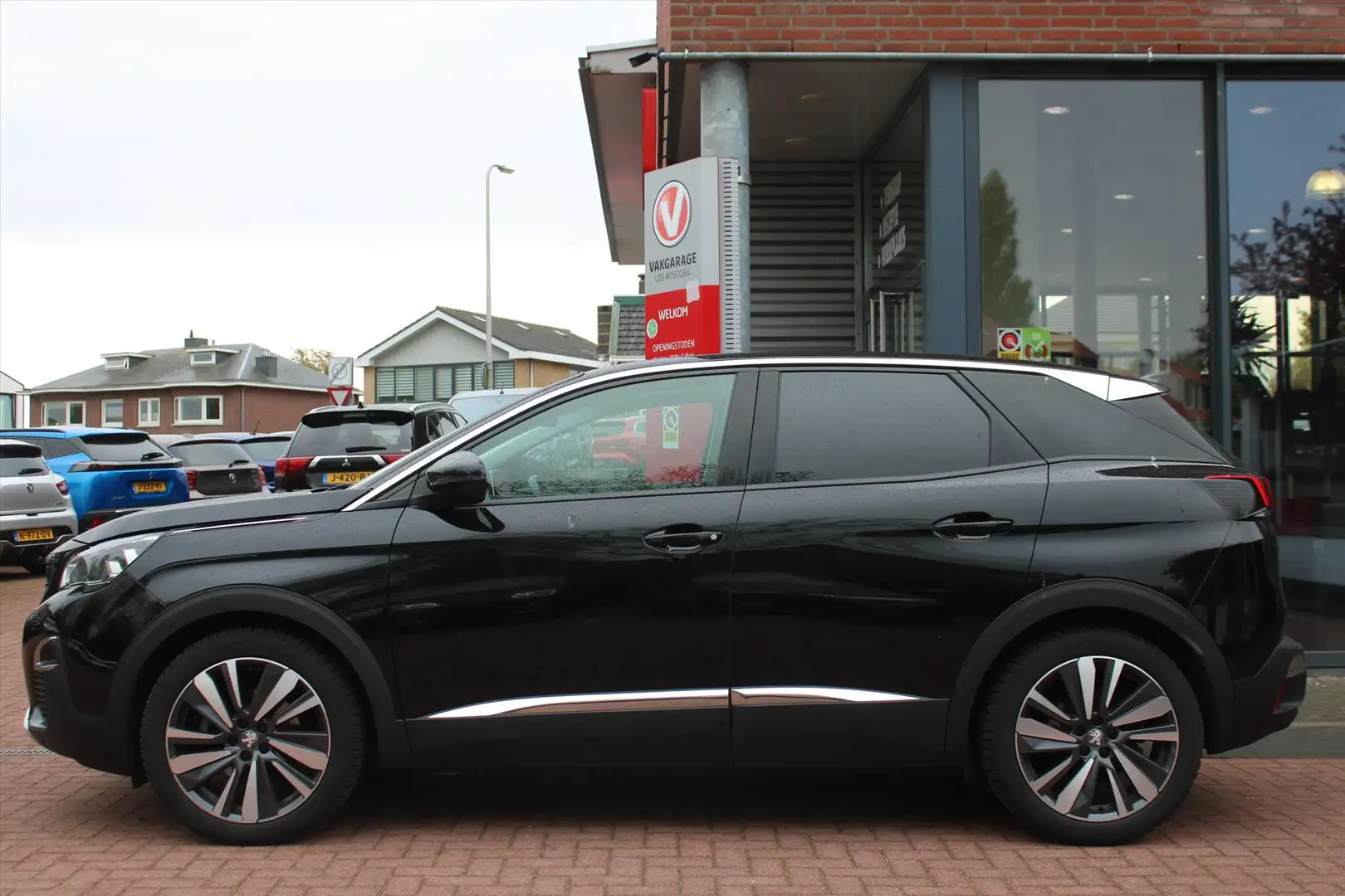 Peugeot 3008 1.2 PureTech Aut. *Premium* | Nieuwe Distributie | Noir - 2