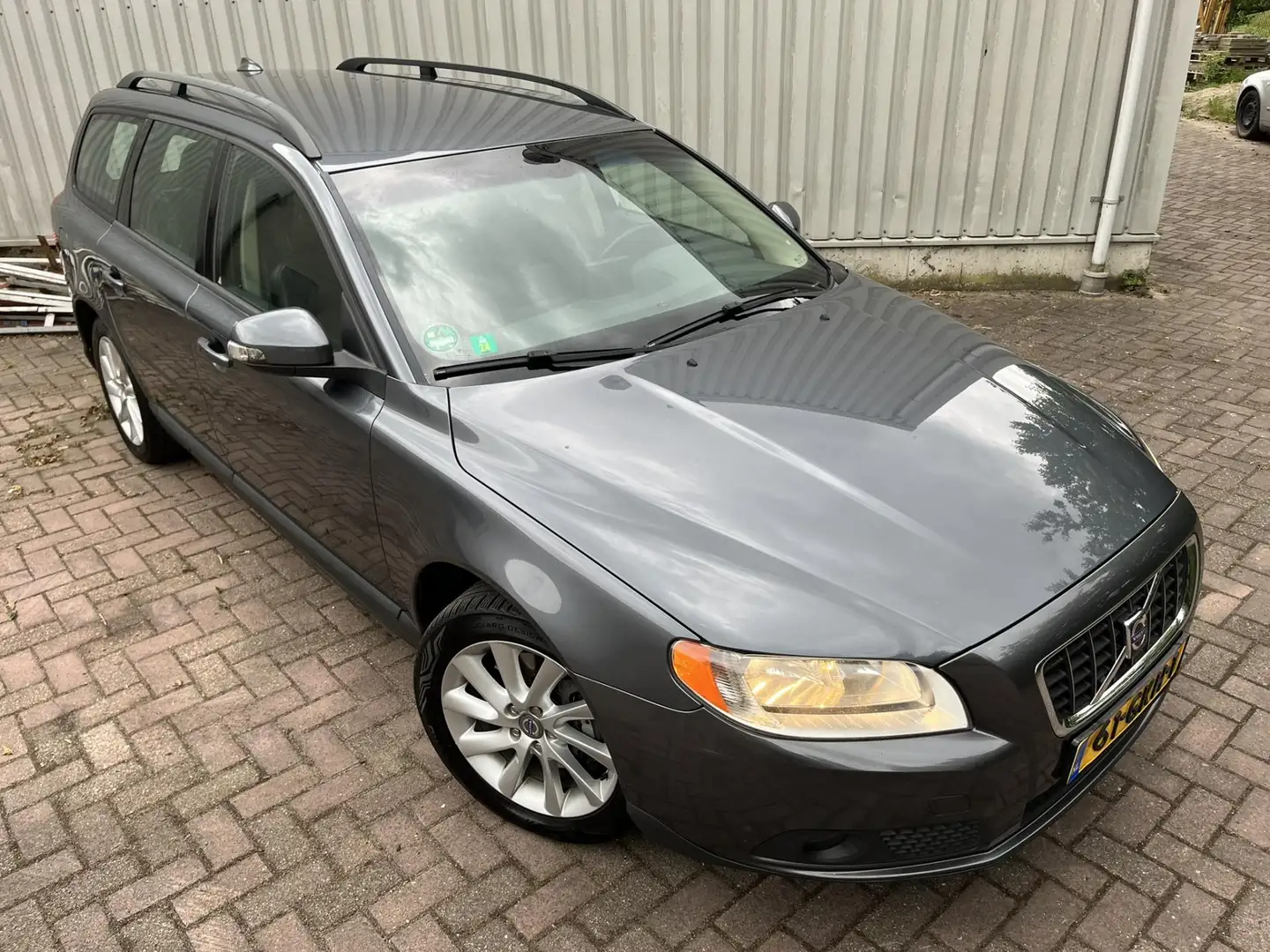 Volvo V70 2.5T Kinetic Leer Keyless Trekhaak 5 cilinder! Gris - 2