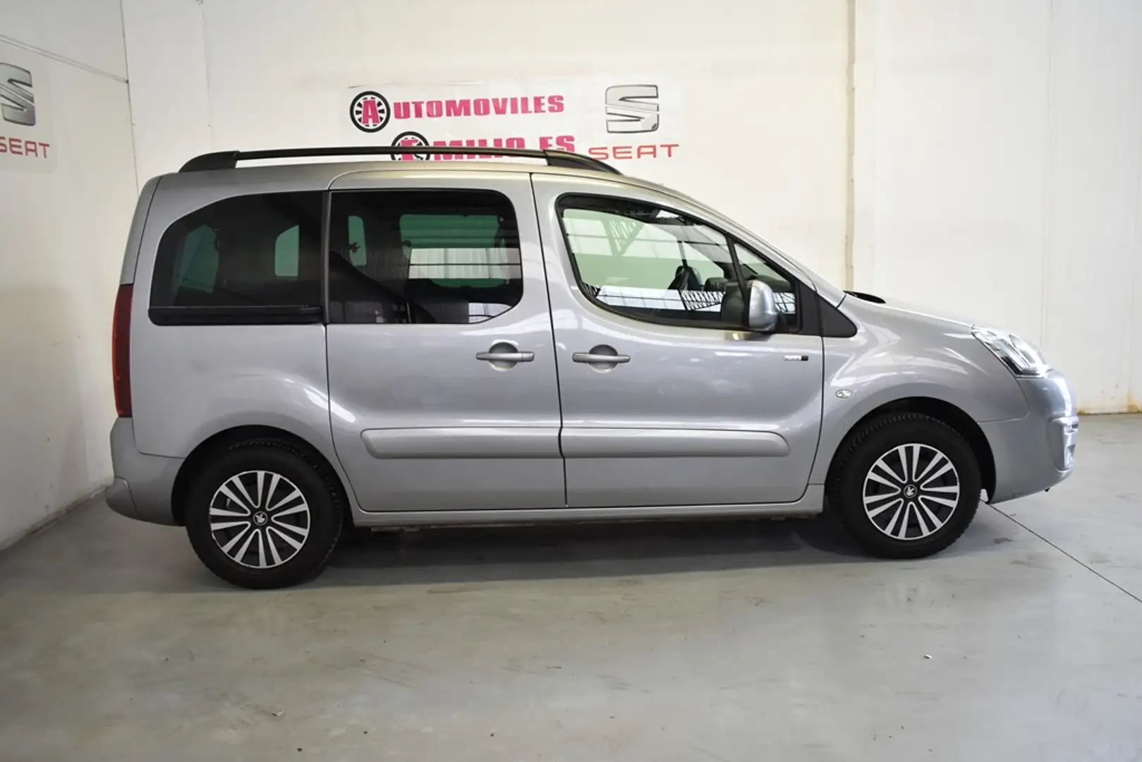 Peugeot Partner Tepee 1.6BlueHDI Outdoor 100 Gris - 2