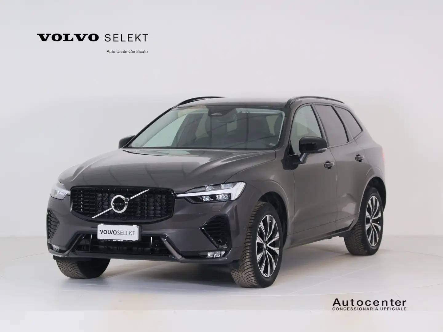 Volvo XC60 B4 (b) automatico Plus Dark Grigio - 1