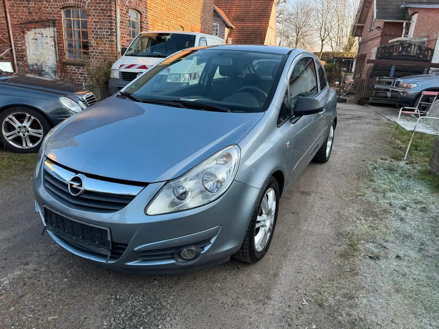 Opel Corsa D Edition, Klima, Austauschmotor,Insp. neu Silber - 1