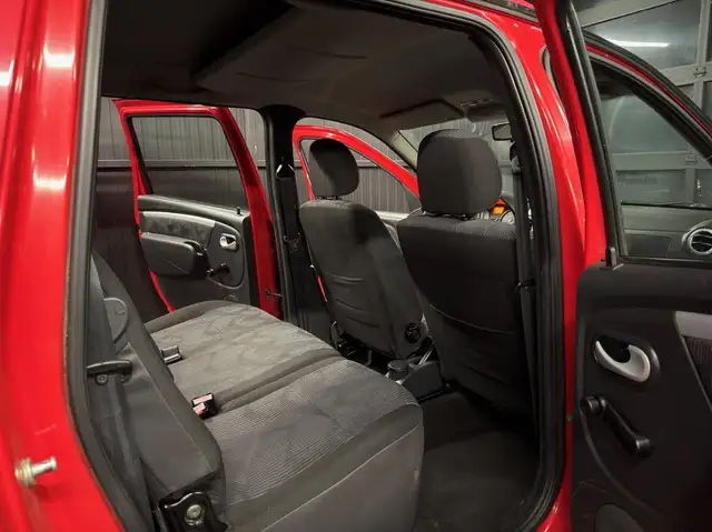 Dacia Logan view 29