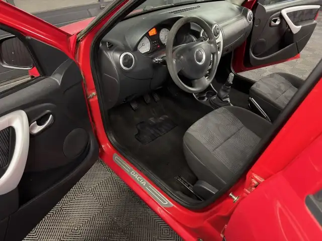 Dacia Logan view 9