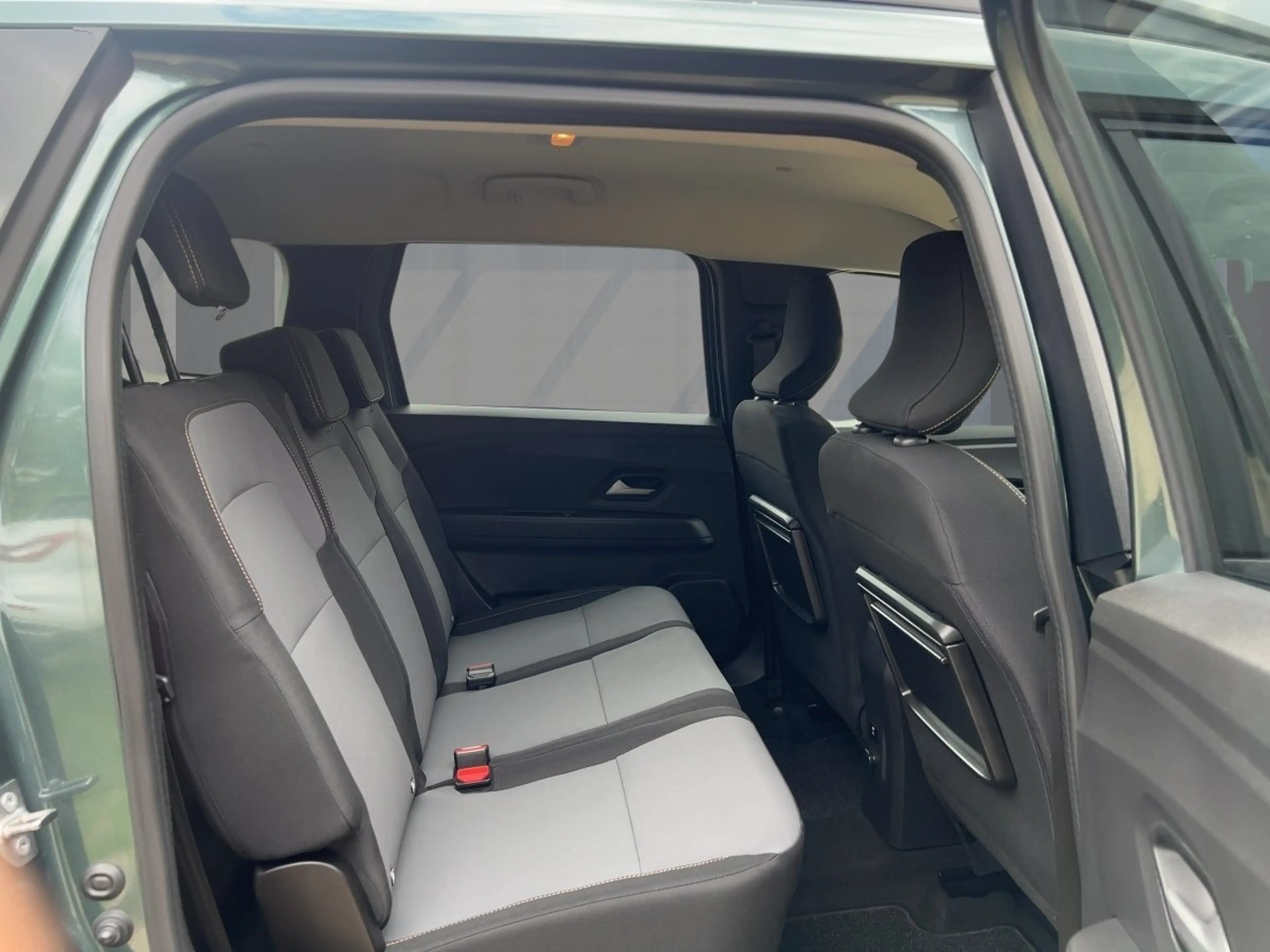 Dacia Jogger 1.0 TCe 110 Extreme — photo 9