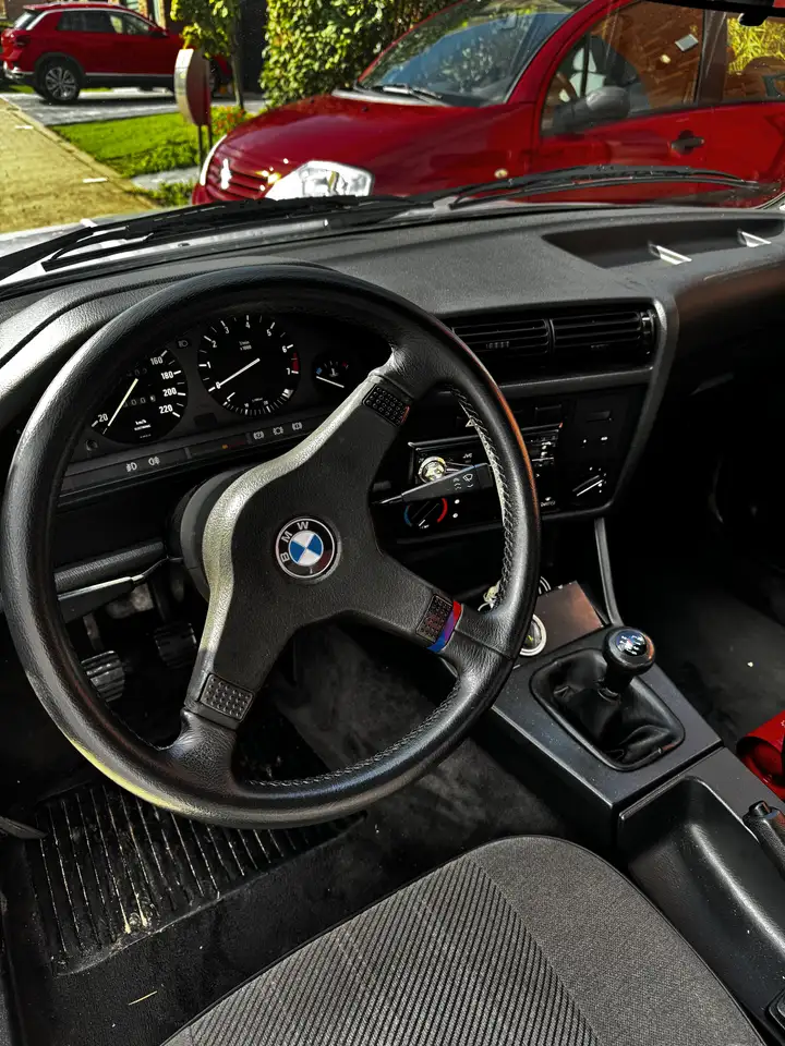 BMW 320, foto 2