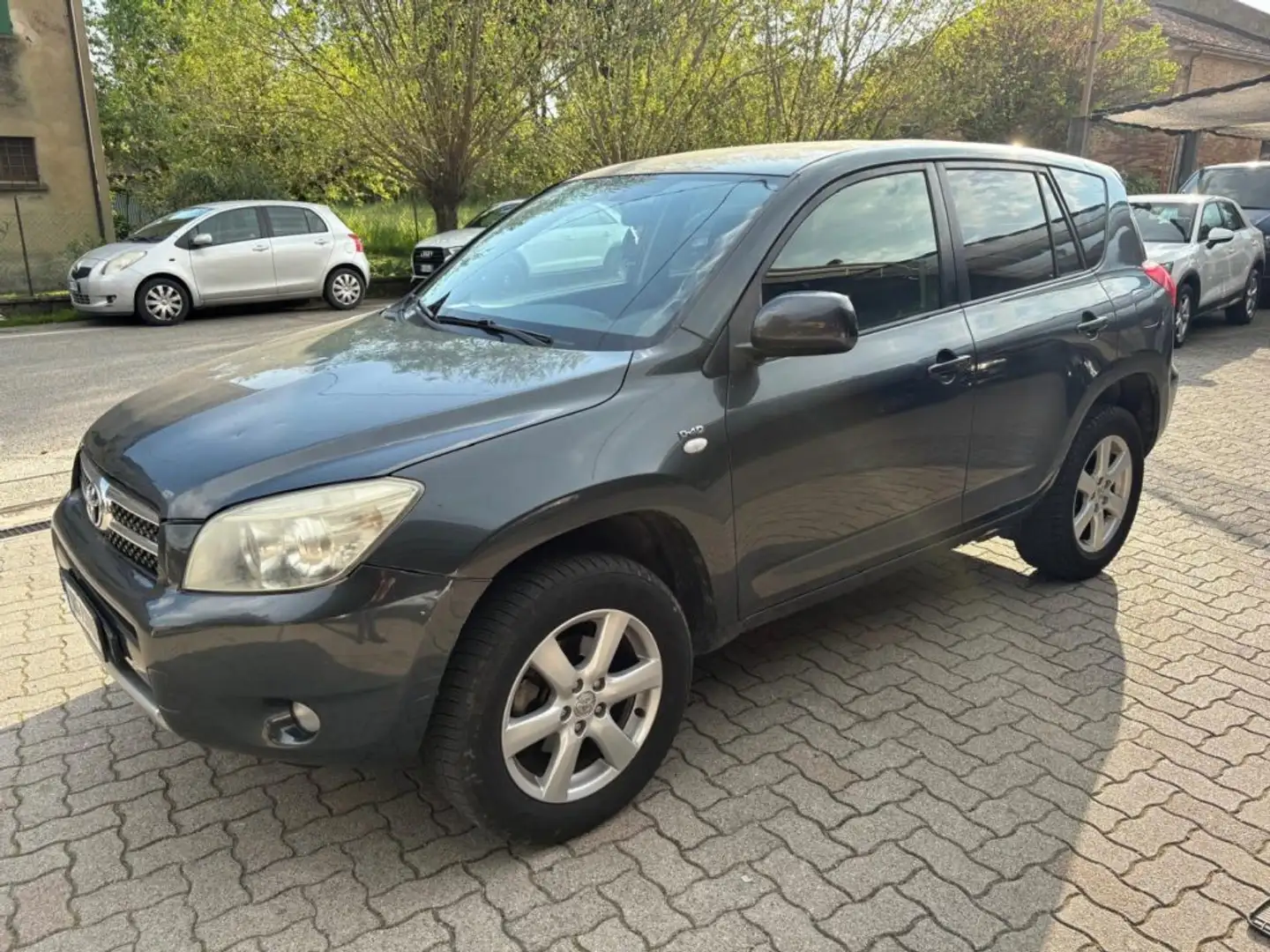 Toyota RAV 4 RAV4 Crossover 2.2 D-4D 136 CV DPF Sol Gris - 1