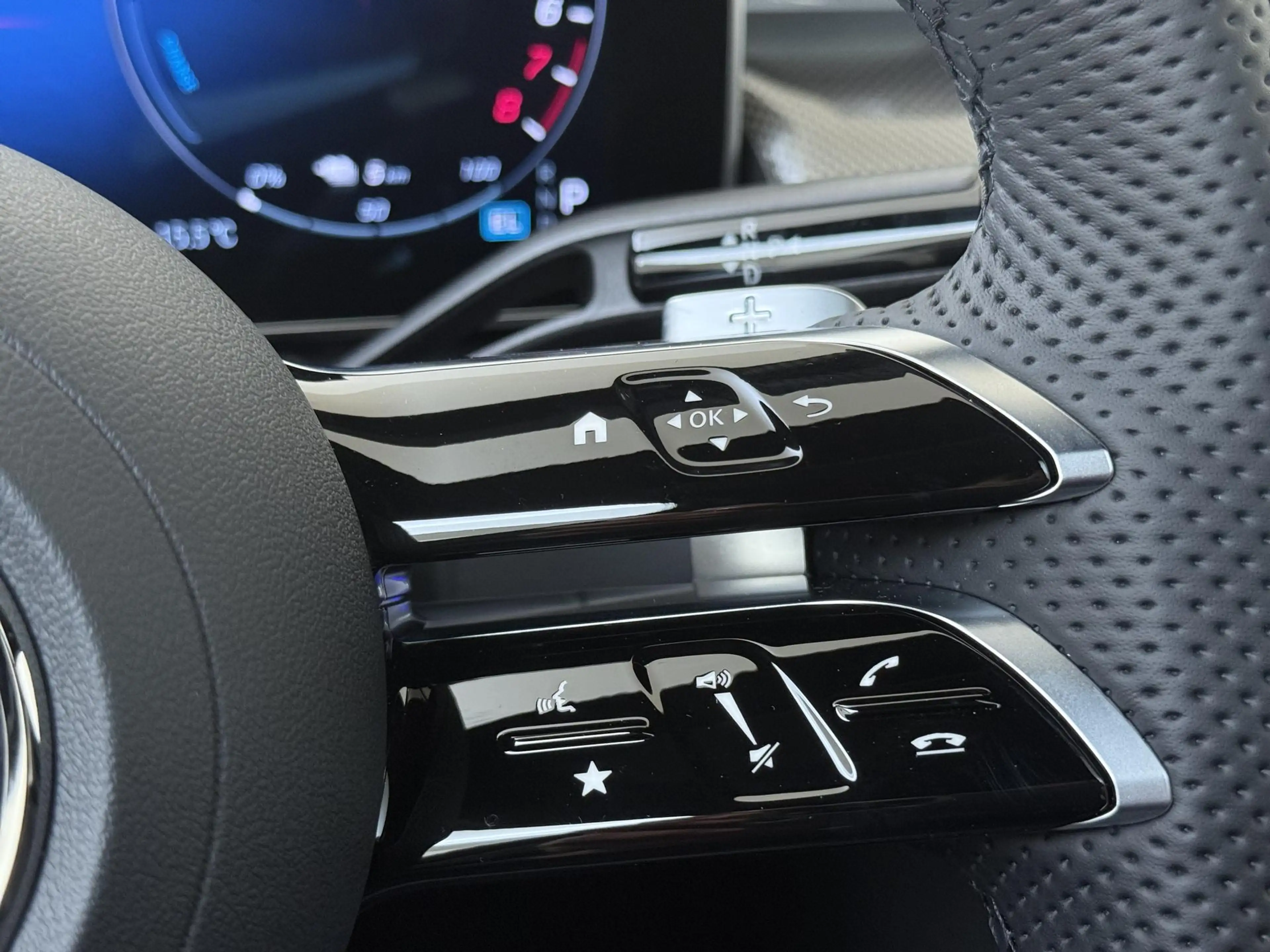 Mercedes-Benz GLC 300 300e 4MATIC Business Solution AMG — photo 13