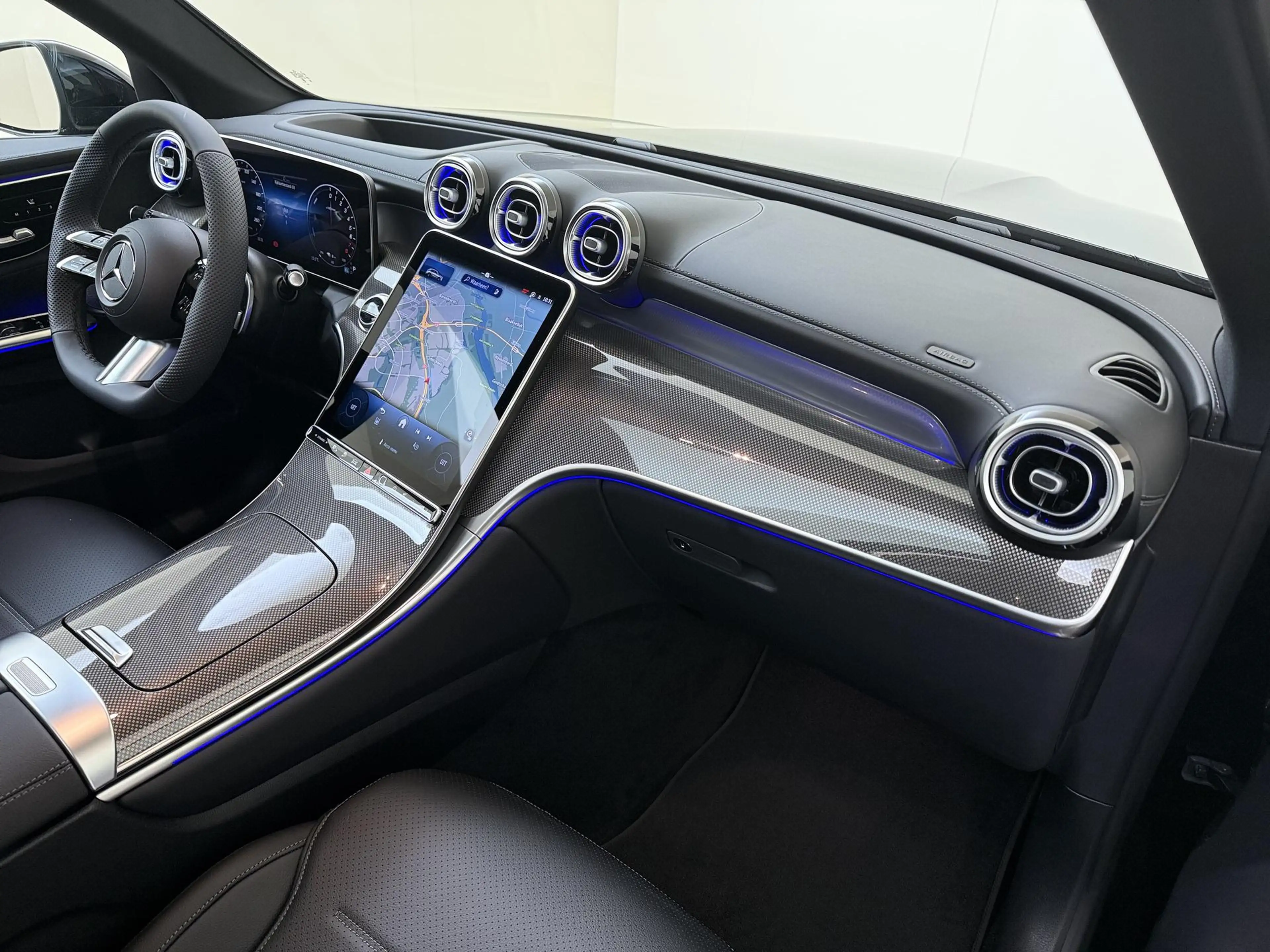 Mercedes-Benz GLC 300 300e 4MATIC Business Solution AMG — photo 5