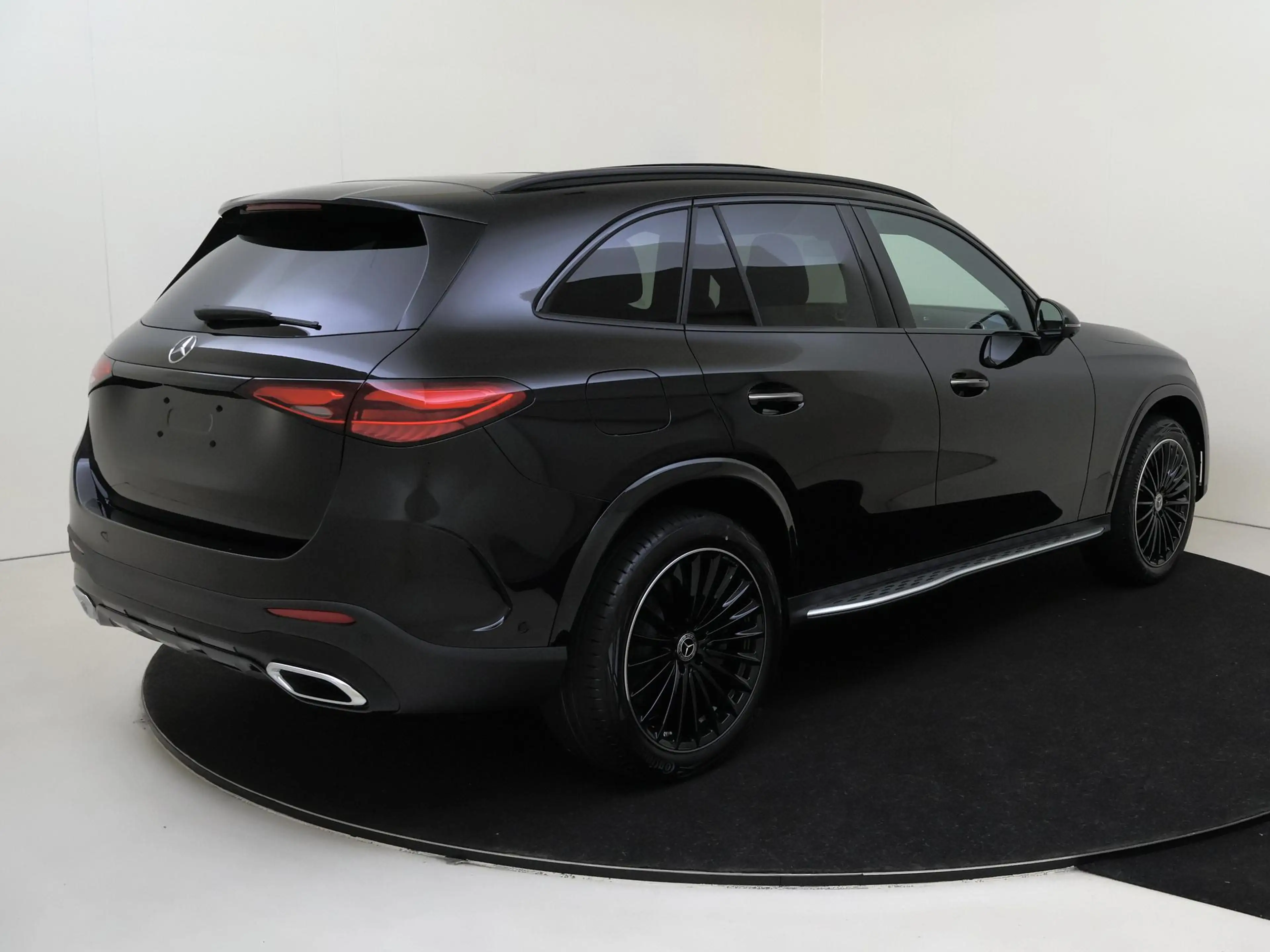 Mercedes-Benz GLC 300 300e 4MATIC Business Solution AMG — photo 4