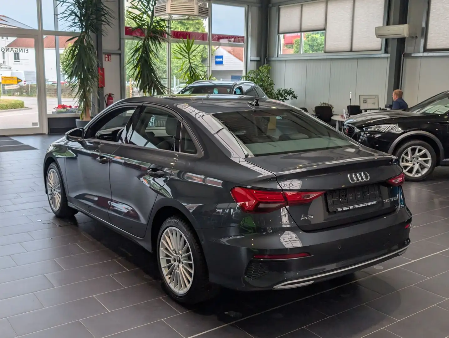 Audi A3 30 TFSI Limousine S tronic advanced 1.Hand Grey - 2