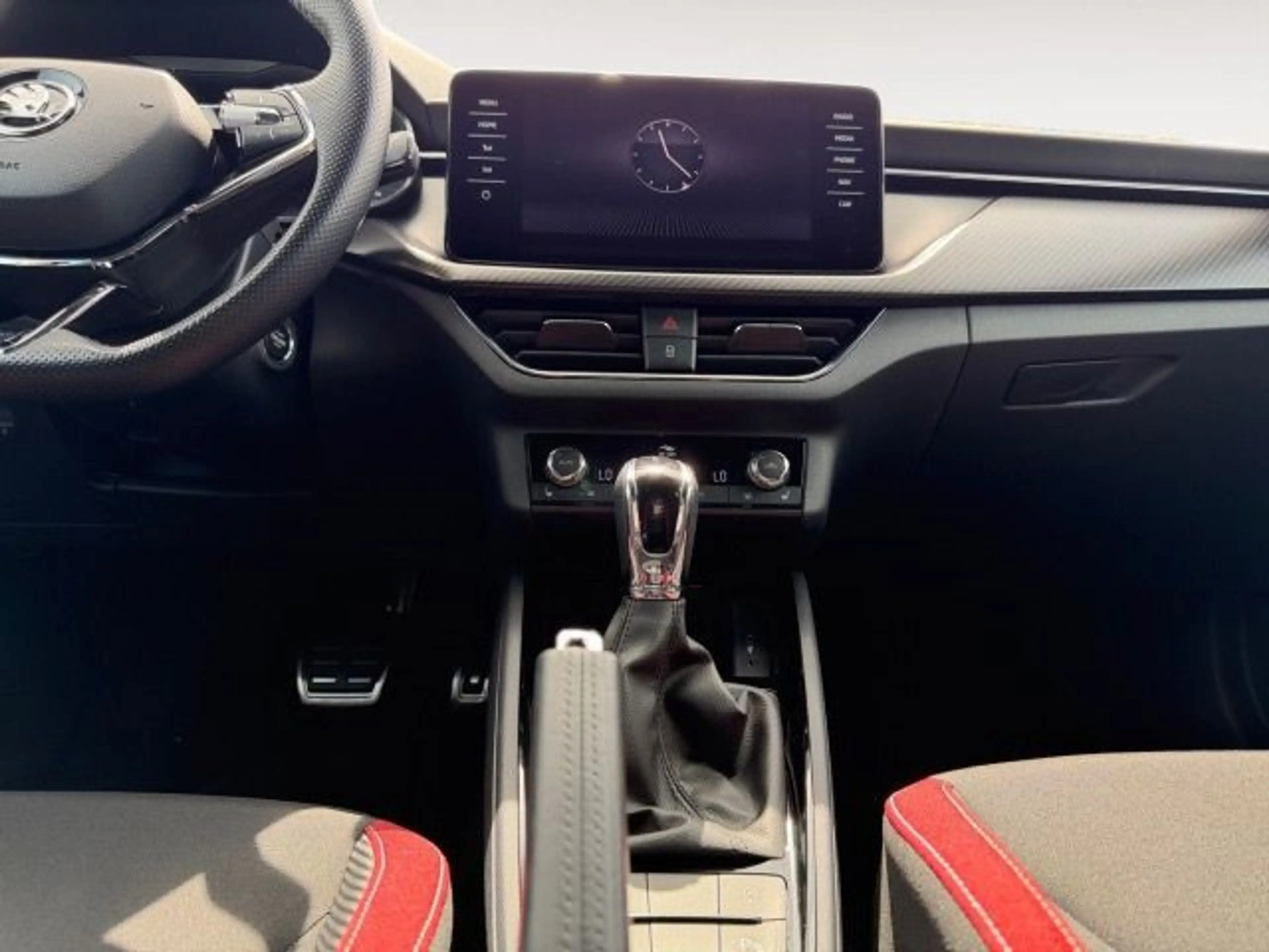 Skoda Scala 1.5 TSI DSG Monte Carlo Navi,Frontscheibe — photo 11