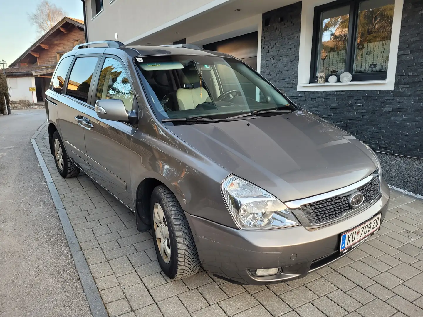 Kia Carnival Active 2,2 CRDi VGT DPF Aut. - 1