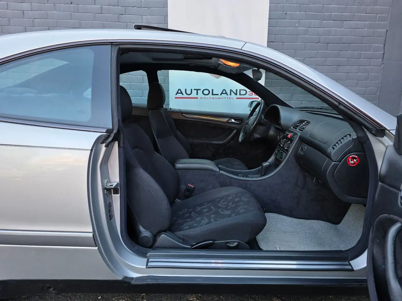 Mercedes-Benz CLK 200 SPORT Automatik Klima Shd Shz TÜV NEU, foto 9