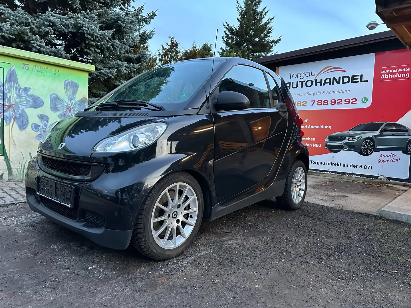 smart forTwo Basis/SHK./Klima./TÜV10-26/Halb Automatik Getr. Schwarz - 1